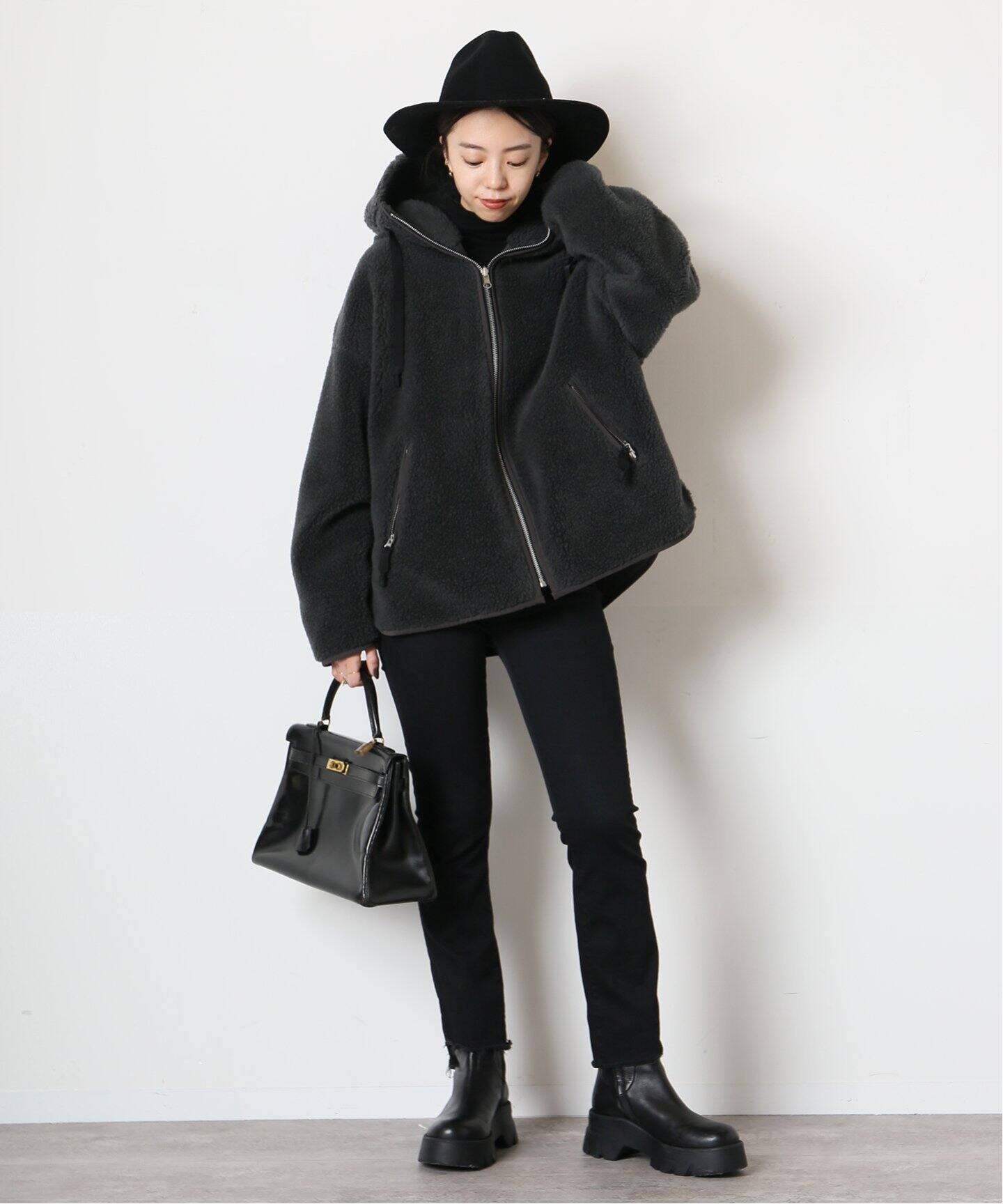 MOTHER/マザー】BLACK INSIDER CROP（デニムパンツ・ジーンズ 