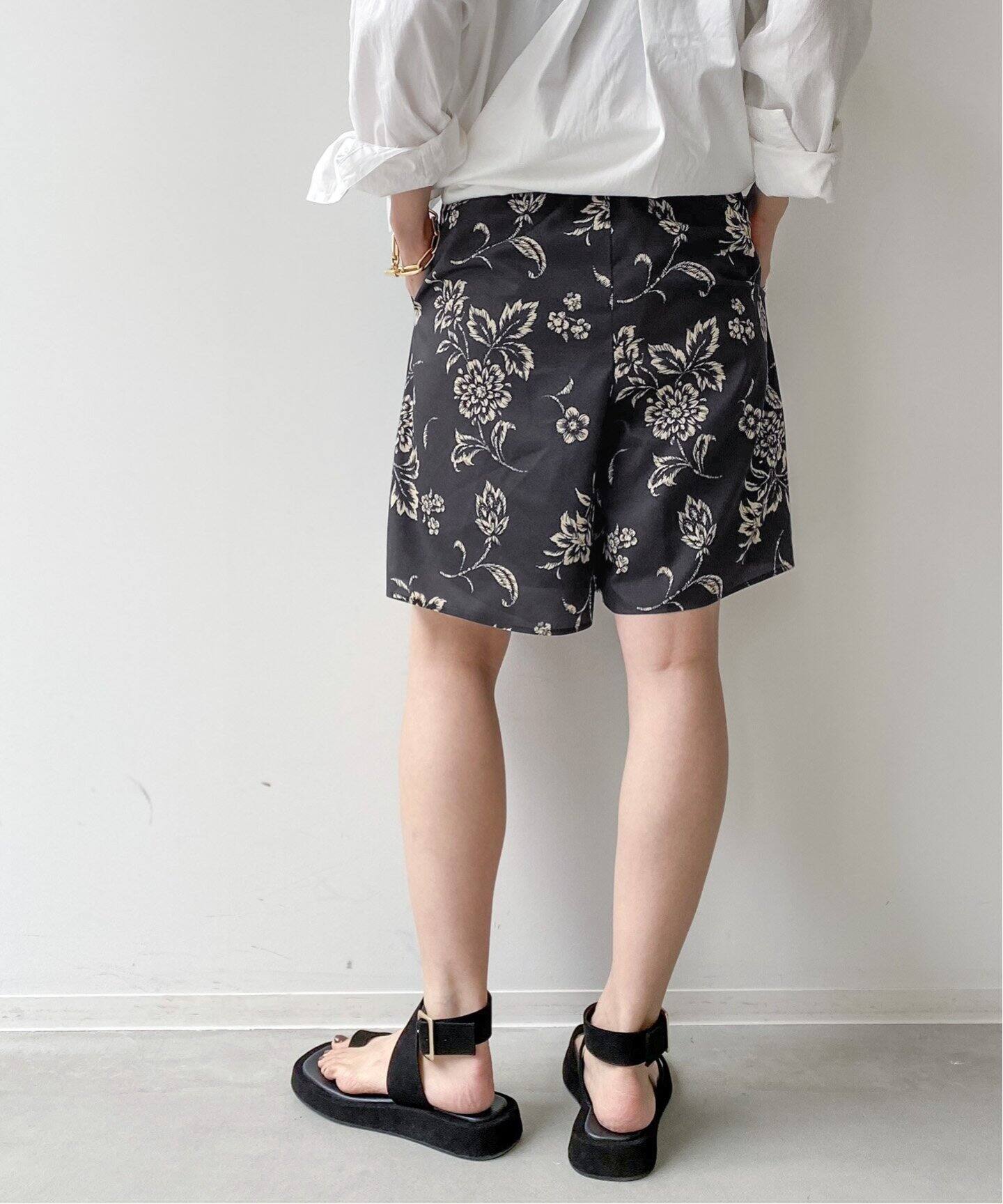 ハイビスカスプリント ショートパンツ（ショート・ハーフパンツ）｜L  