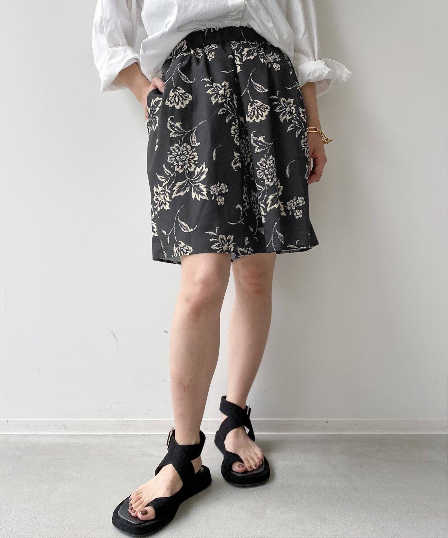 ハイビスカスプリント ショートパンツ（ショート・ハーフパンツ）｜L  
