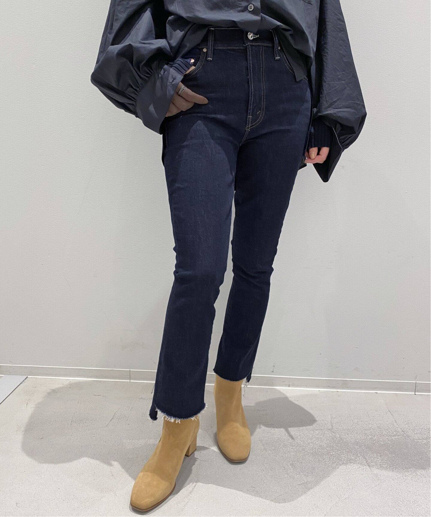 MOTHER/マザー】INSIDER CROP STEP FRAY（デニムパンツ・ジーンズ）｜L 