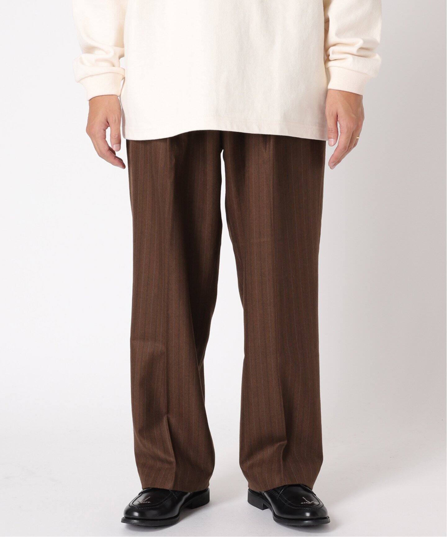 雑誌掲載【新品】ebure ウールシルクワンタックストレートパンツ  