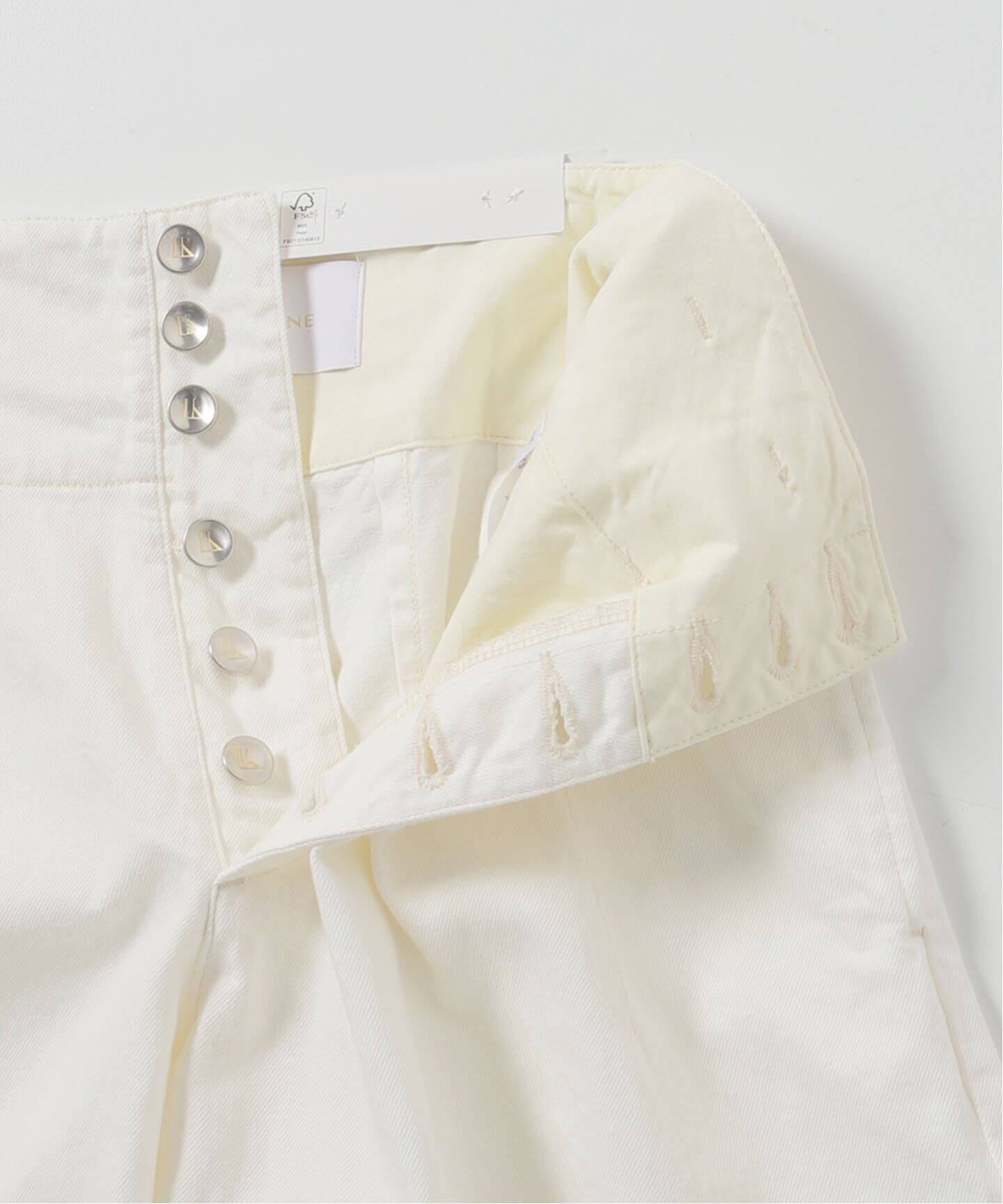 LIVINGTONE/リヴィントーン】INVADER BUTTON FLY WITH SLIT HEM デニム 