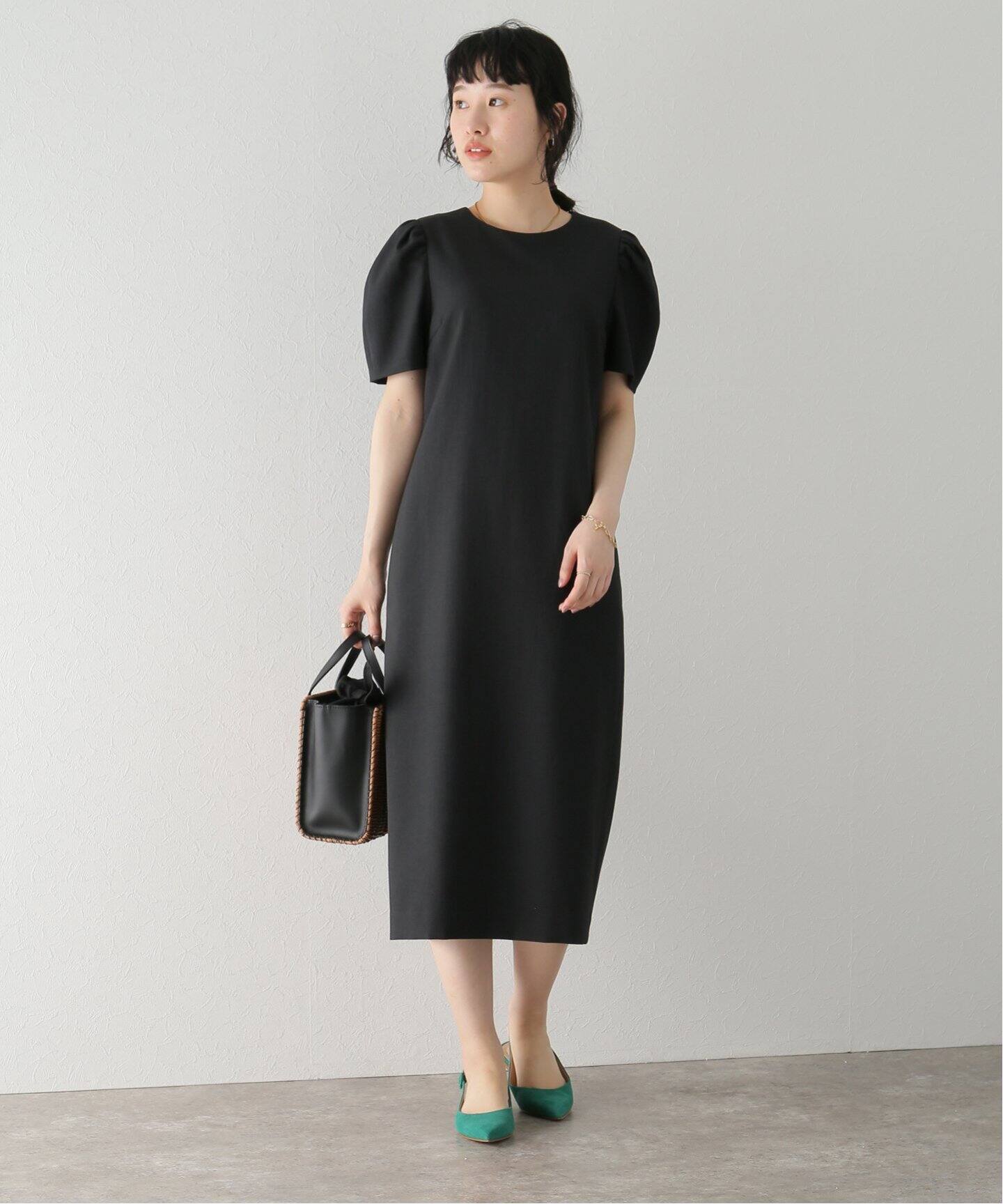 美品 LOEFF 定価5万円 リネン混 ブラックのギャザーワンピース ロエフ 