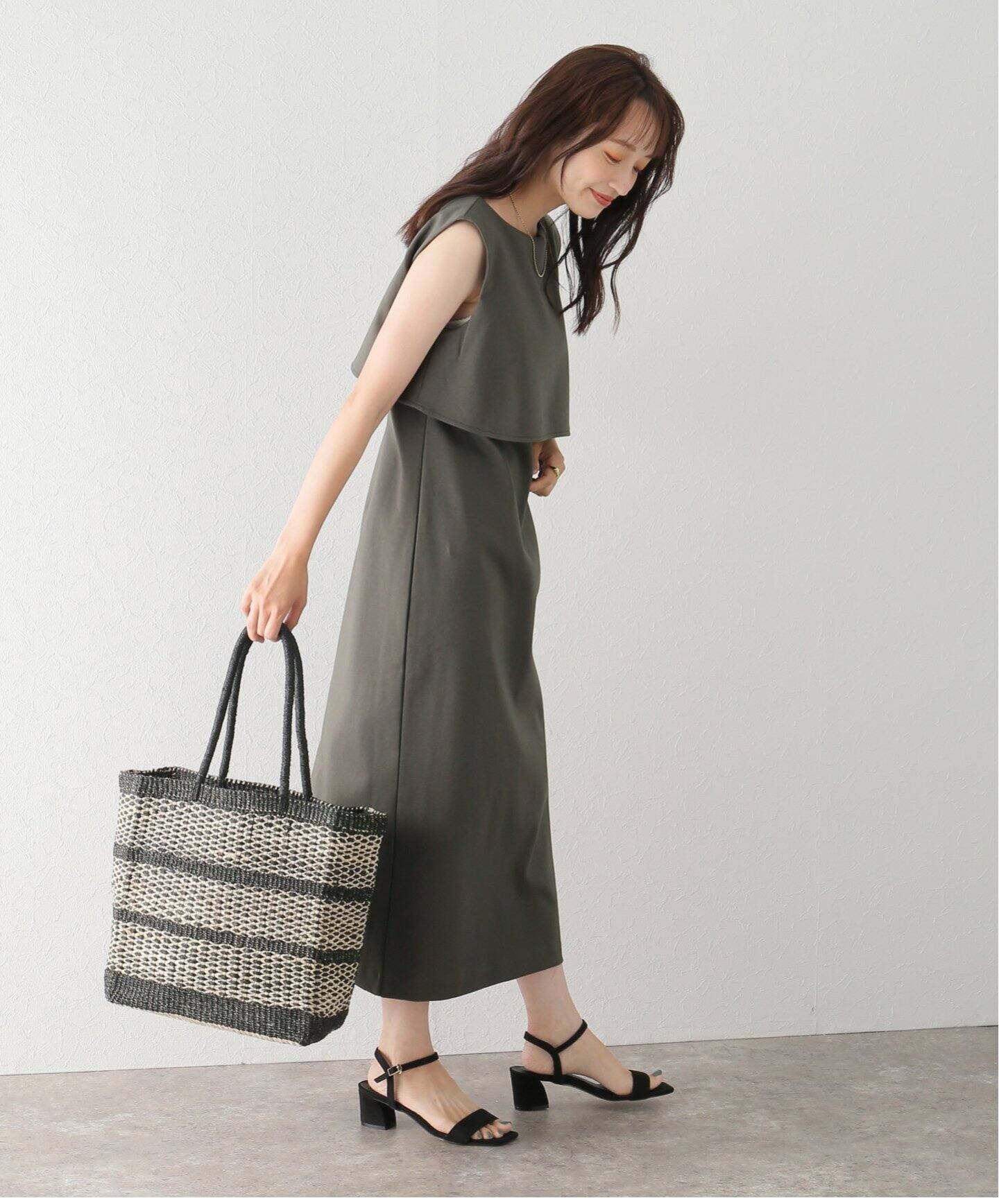 スクエアカラーワンピース La Totalite ラ トータリテ 公式のファッション通販 Baycrew S Store