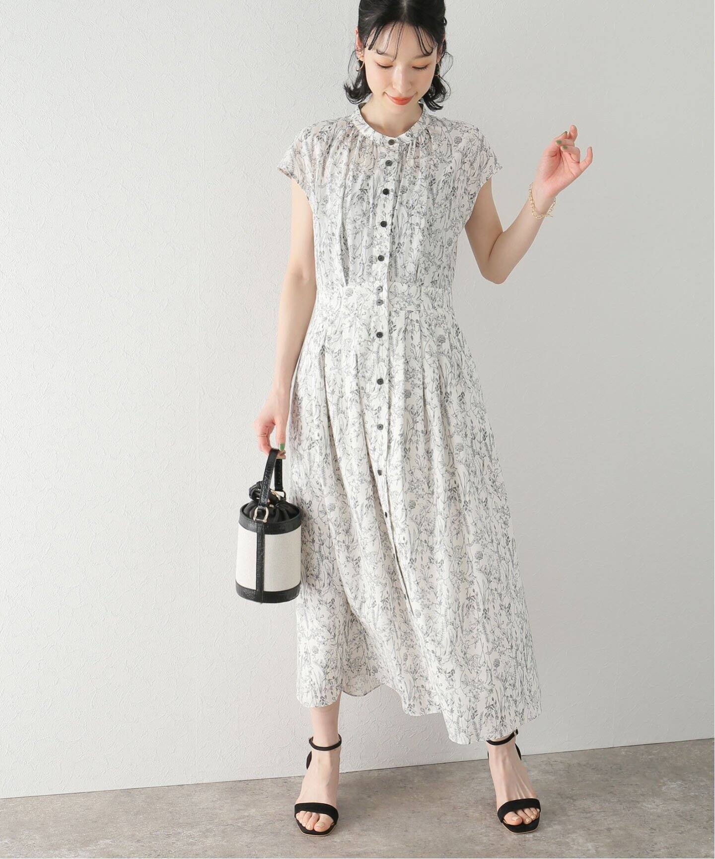 ウエストタックコットンプリントワンピース（ワンピース）｜La  