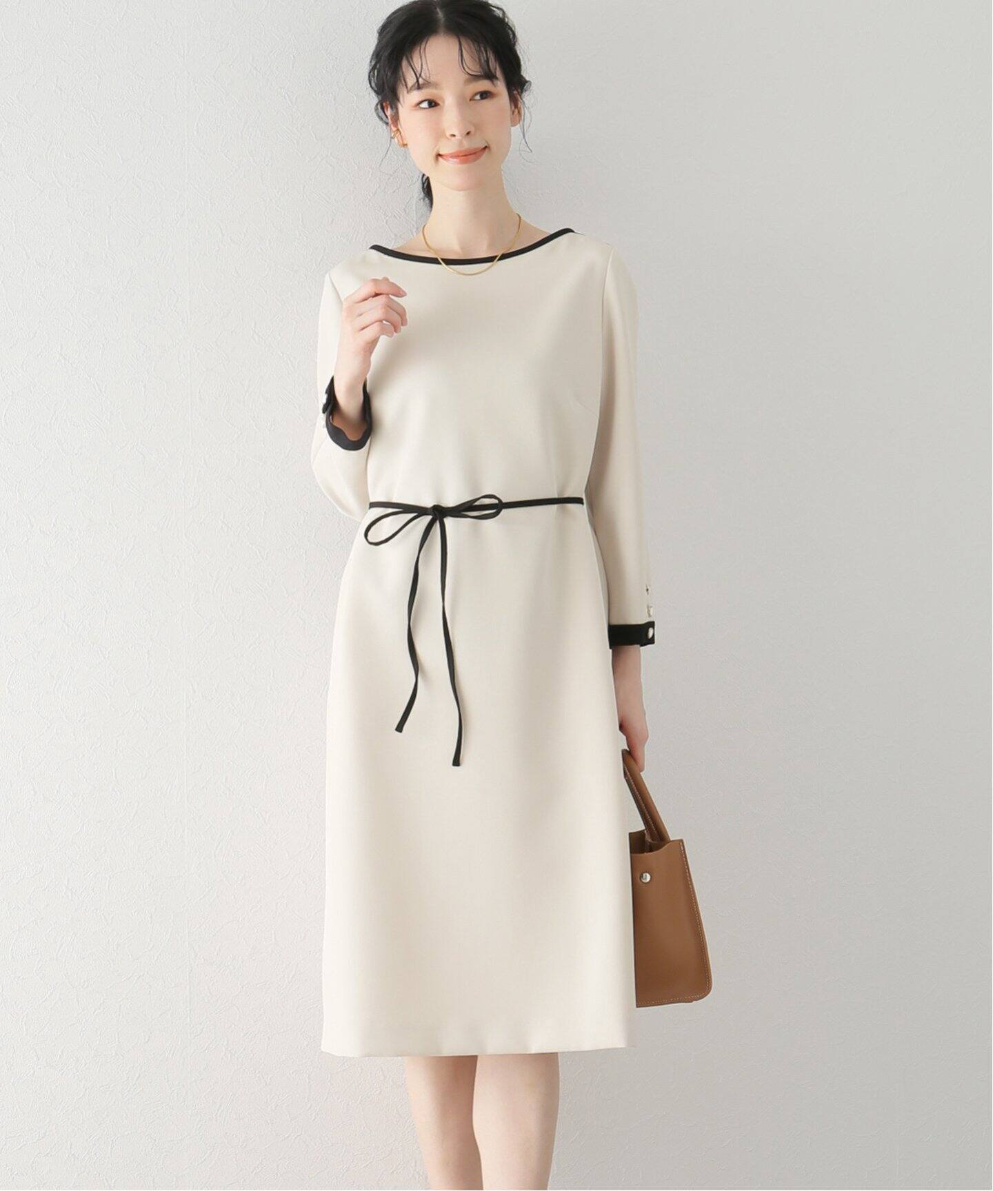 バイカラーパイピングワンピース La Totalite ラ トータリテ 公式のファッション通販 Baycrew S Store