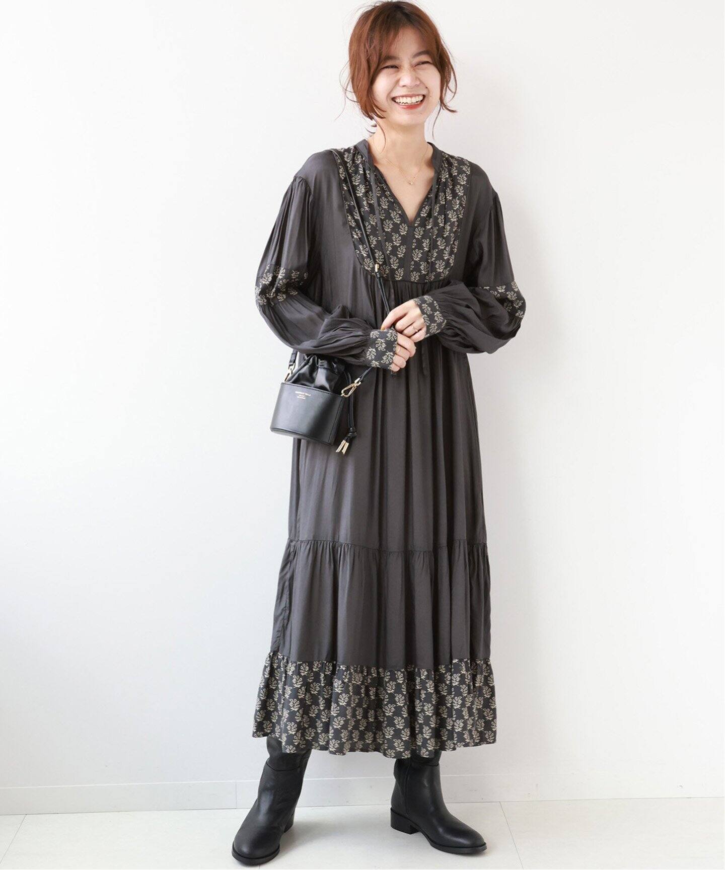 フラワープリントティアードギャザーワンピース（ワンピース  