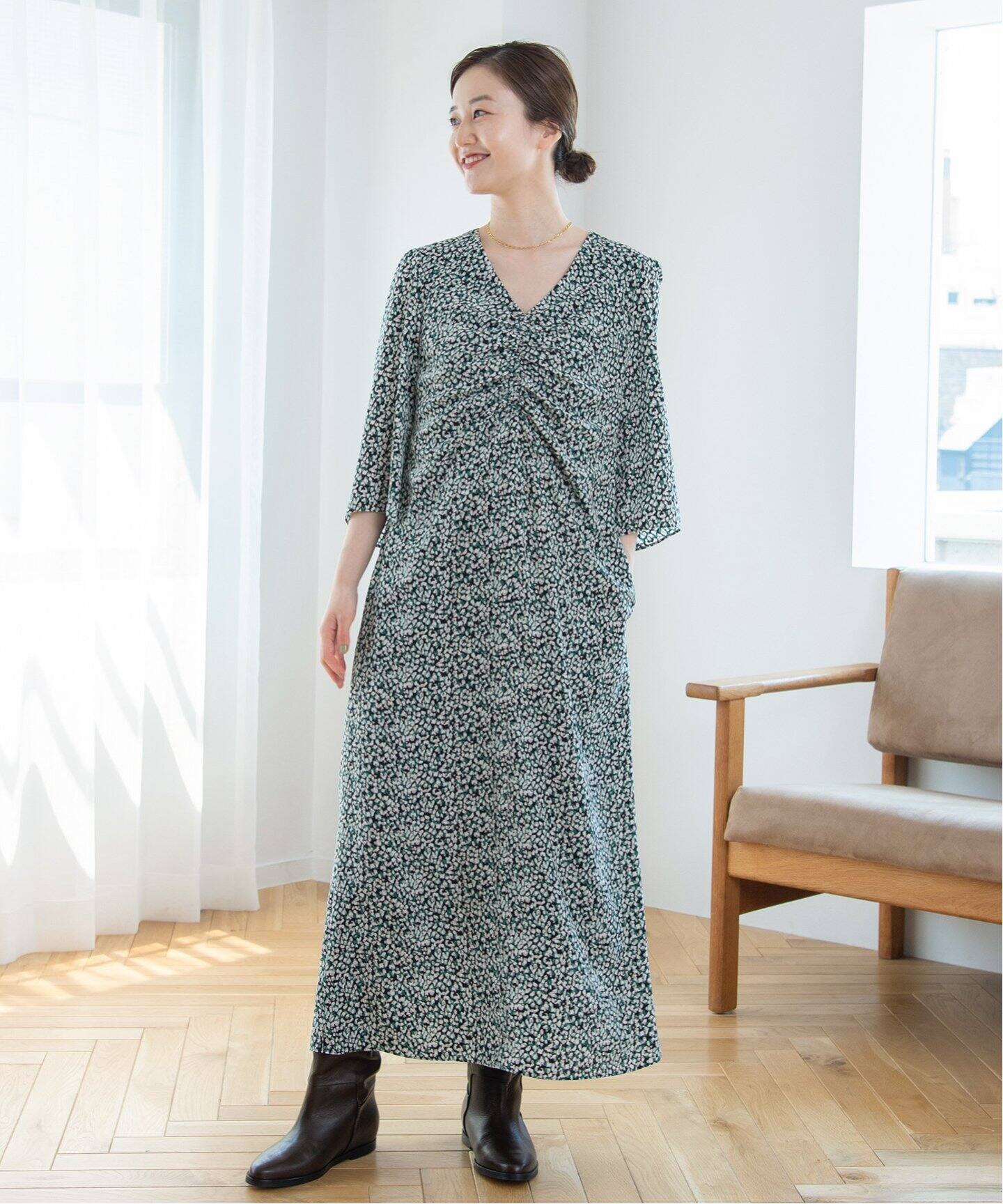 Vネックギャザーワンピース Iena イエナ 公式のファッション通販 Baycrew S Store