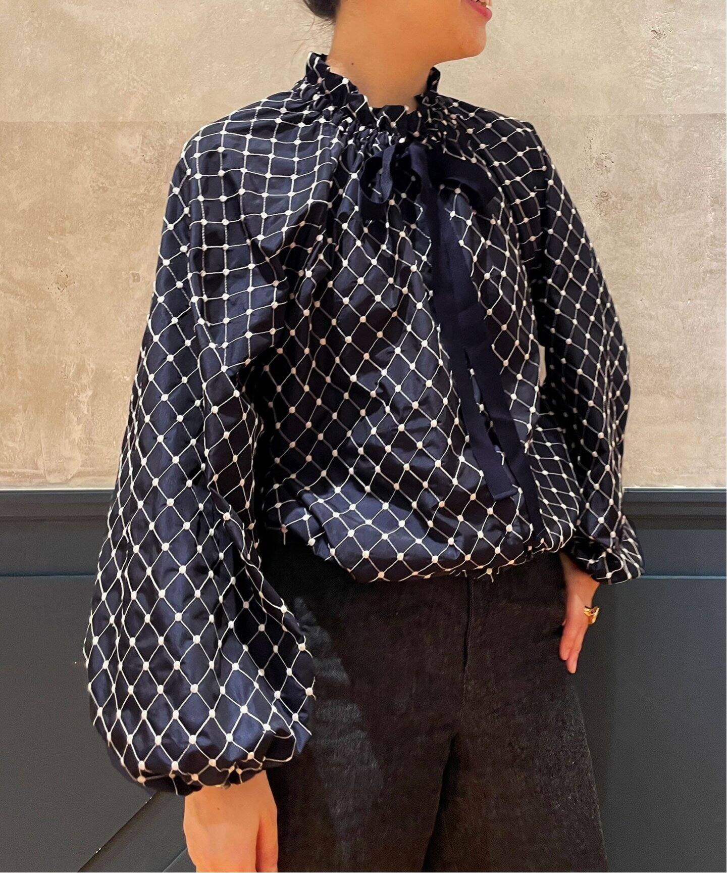 IENA LA BOUCLE ドットエンブロイダリーブラウス（シャツ／ブラウス 