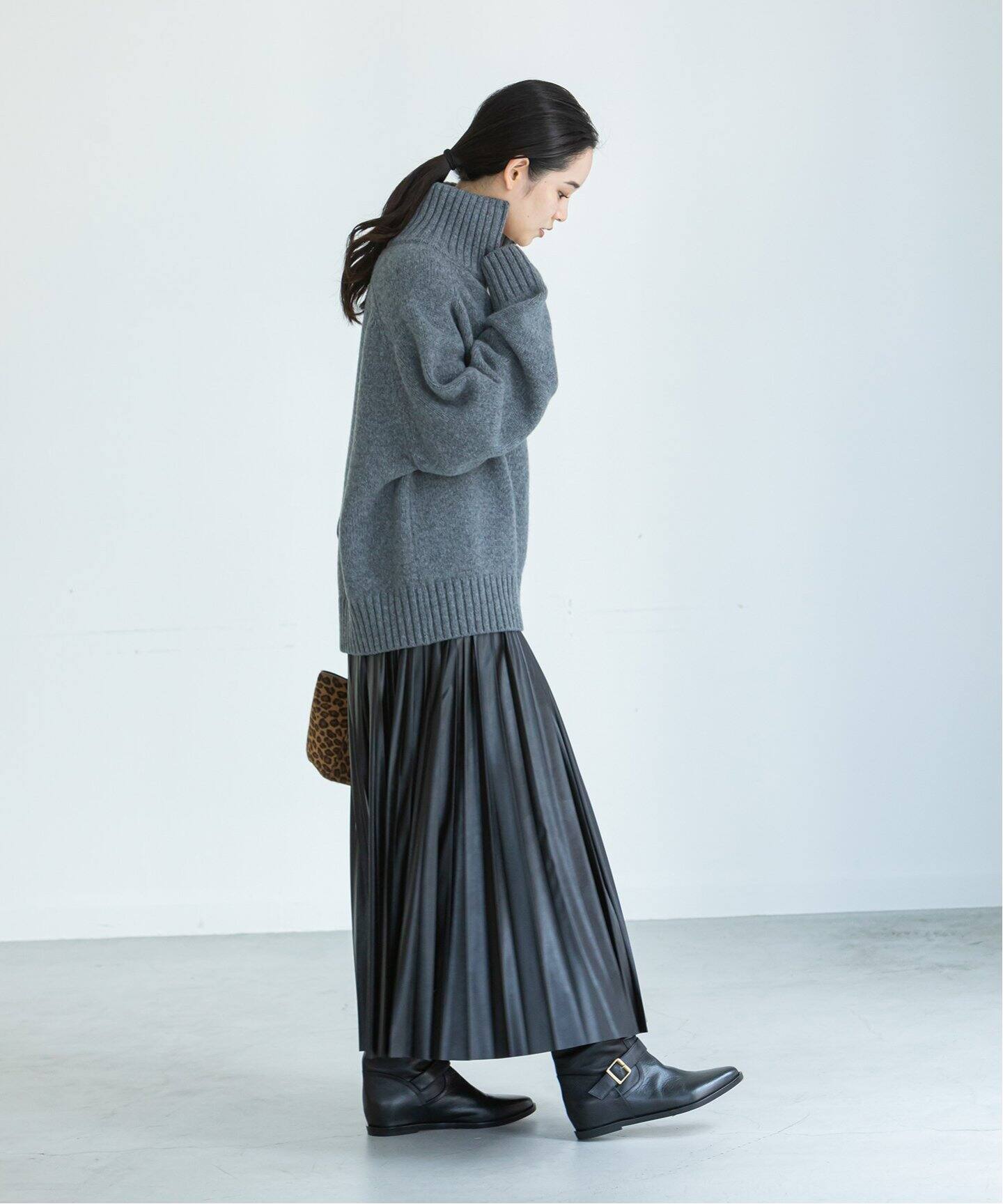 新品 ZARA エコレザー プリーツスカート（フェイクレザー プリーツ  