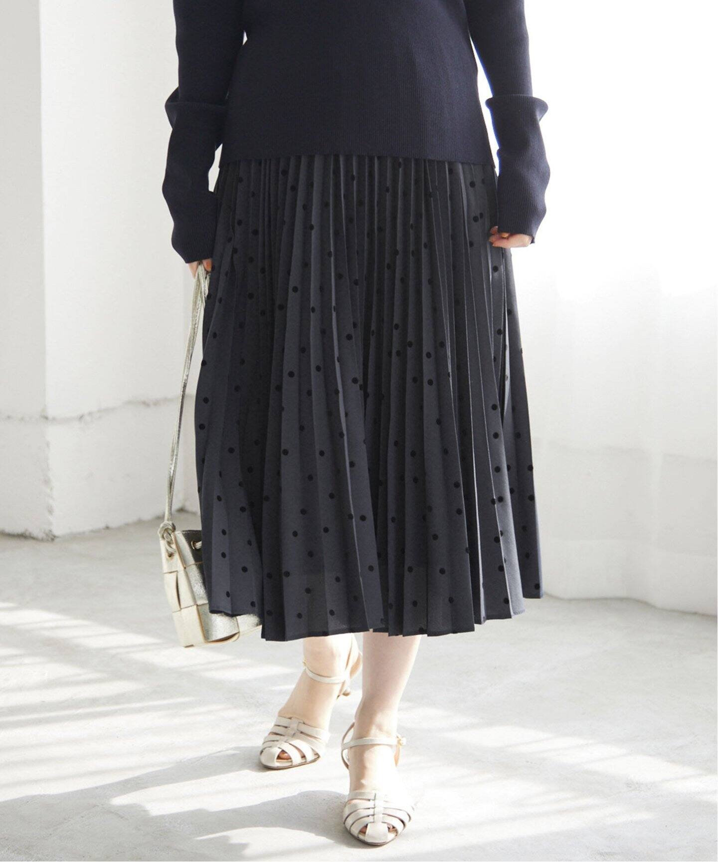 ランダムドットプリーツスカート（ロング・マキシ丈スカート）｜IENA  