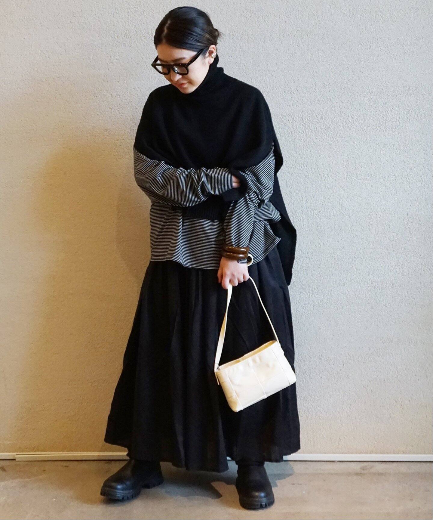 ライトジャージー タートルネックポンチョ（その他トップス）｜journal 