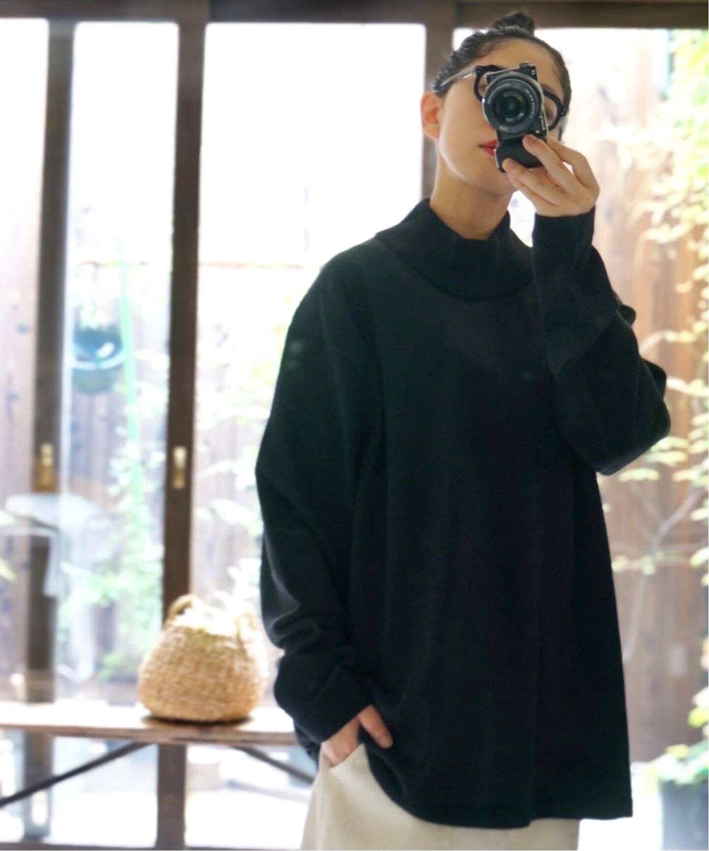 ATON NATURAL DYE WOOL HIGHNECK SWEATER