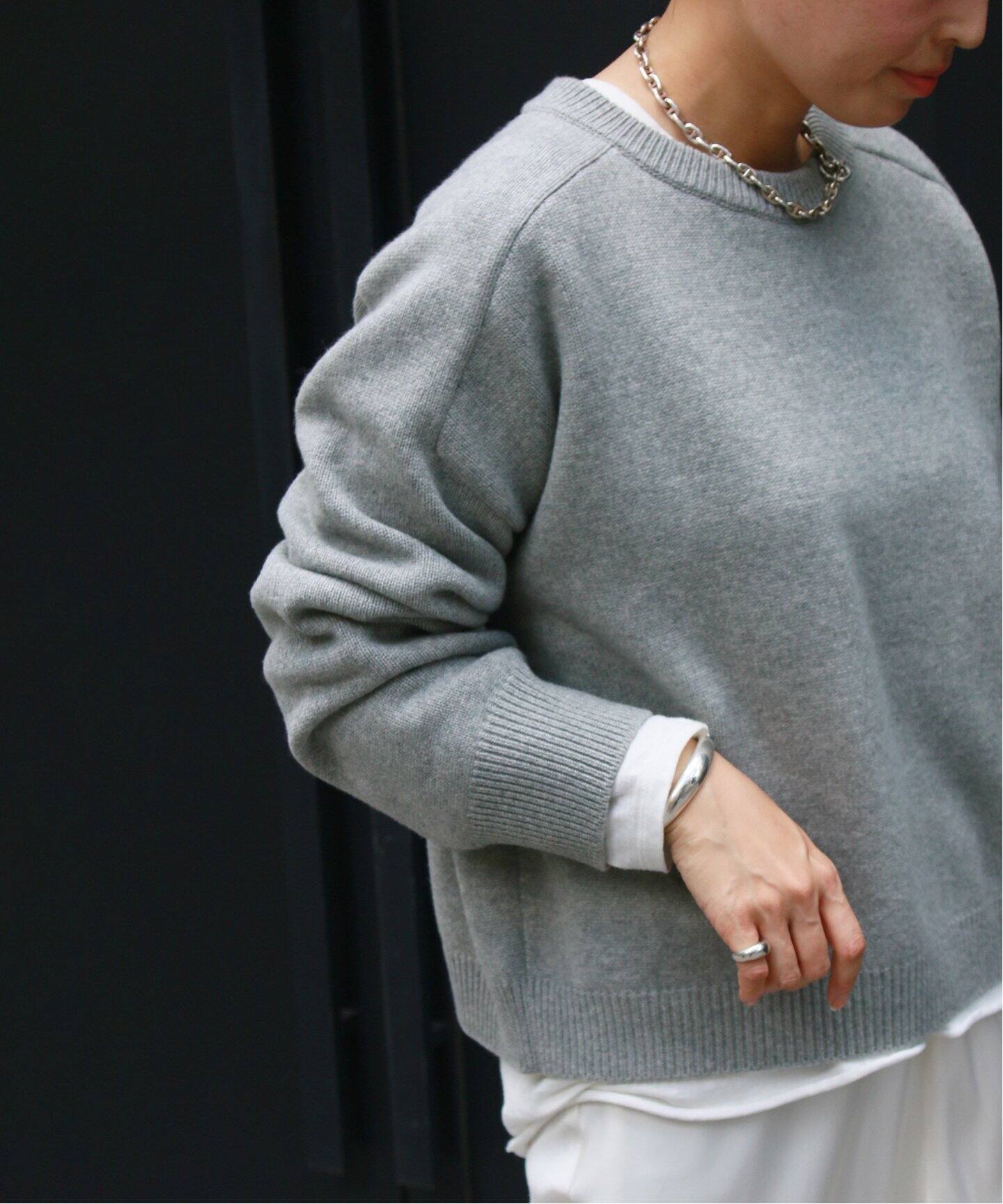 ミドルゲージ クルーネックプルオーバー（ニット／セーター  