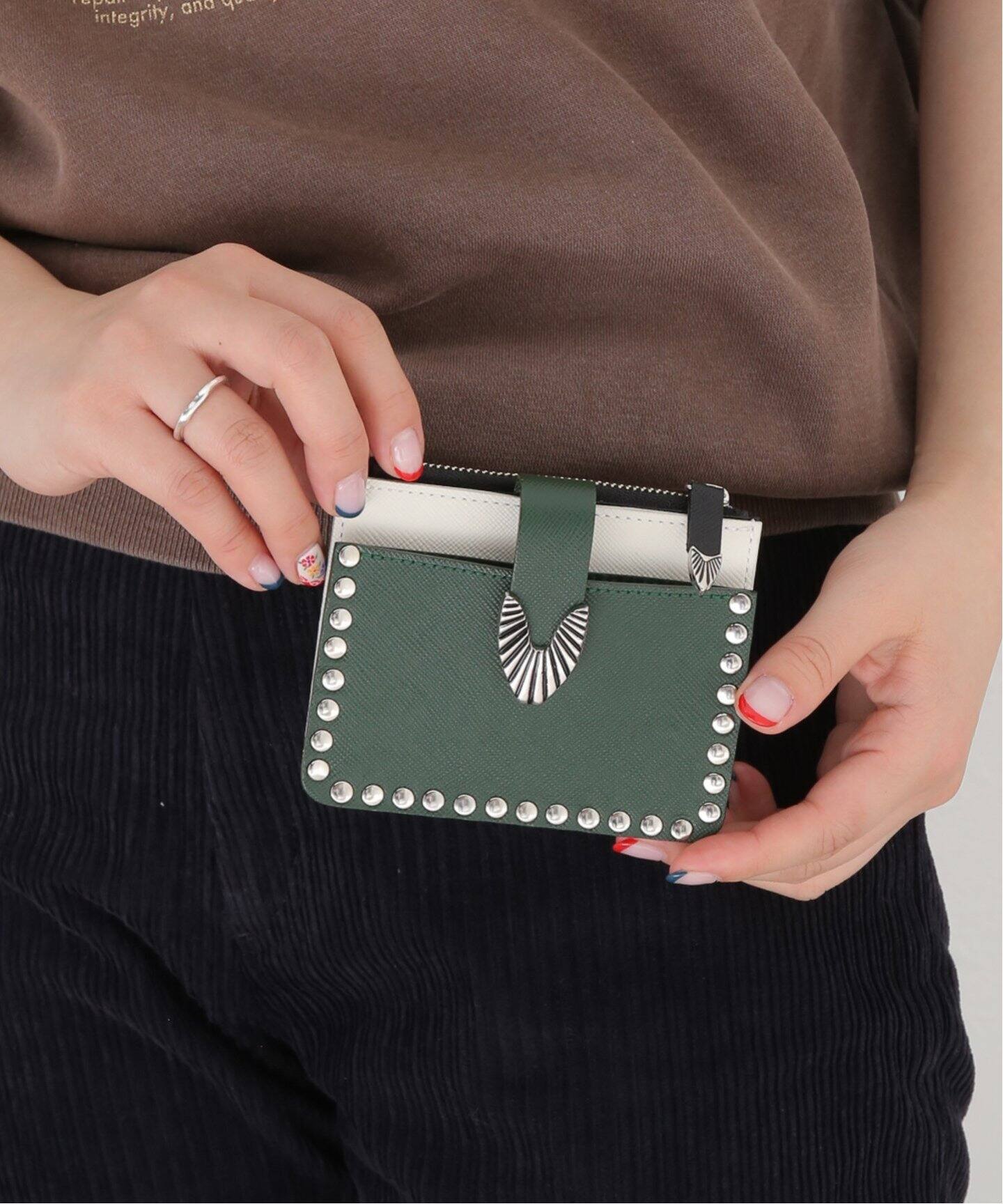 TOGA PULLA/トーガプルラ】Leather wallet studs:財布|JOURNAL