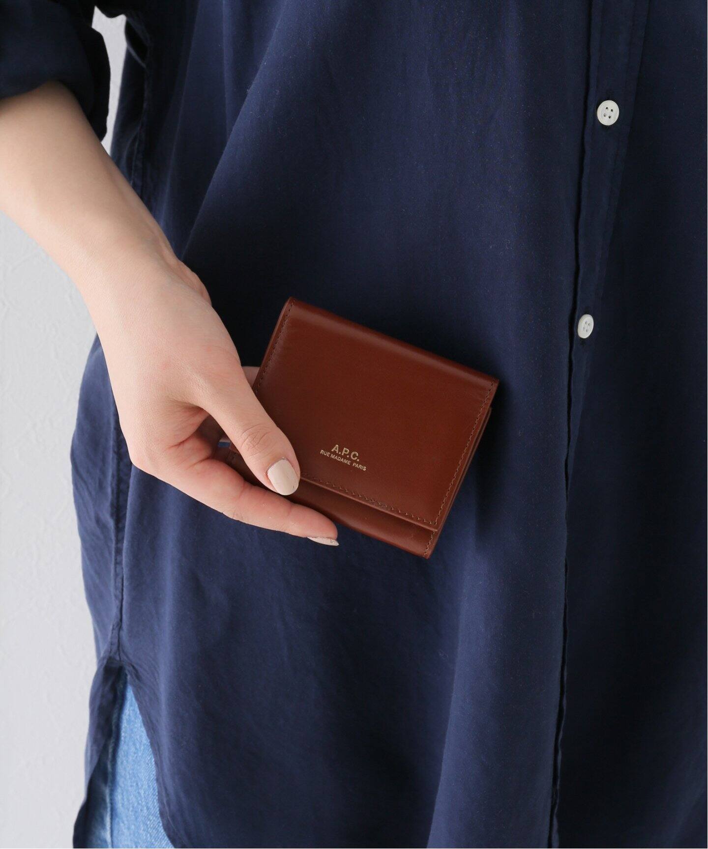 A.P.C./アー・ペー・セー】COMPACT LOIS SMALL：ウォレット（財布 