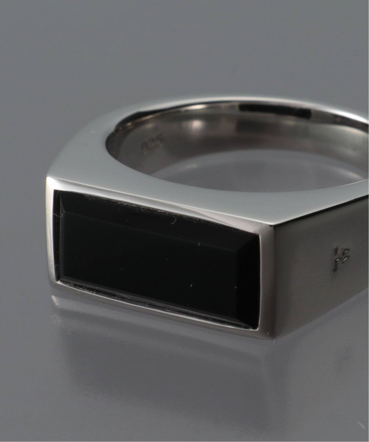 TOM WOOD / トムウッド】PEAKY RING POLISHED ONYX（リング）｜PULP 
