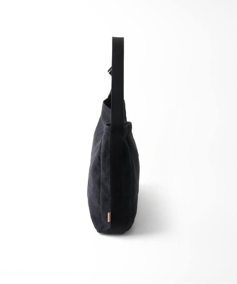 【Hender Scheme / エンダースキーマ】square shoulder bag big（ショルダーバッグ）｜EDIFICE