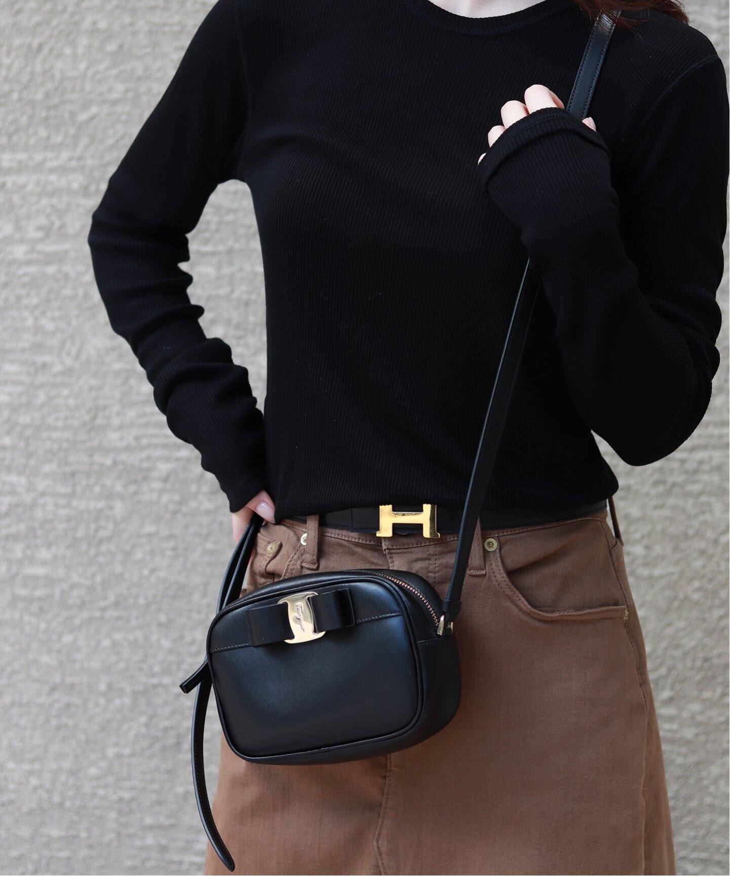 Ferragamo ショルダーバッグ FERRAGAMO Varaショルダーバッグ  