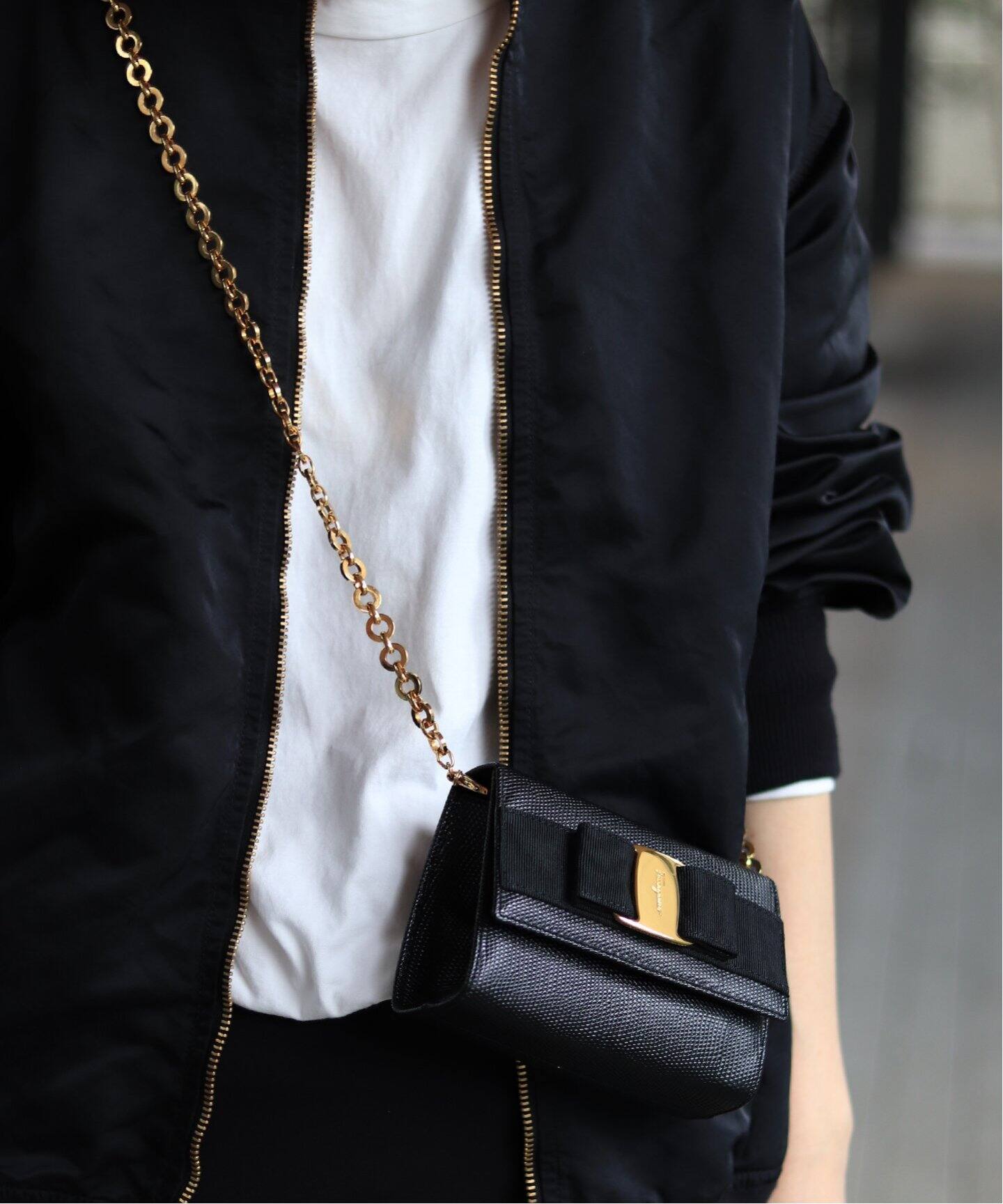 サルヴァトーレフェラガモ◇ロゴ刻印 ヴァラチェーンショルダーバッグ  