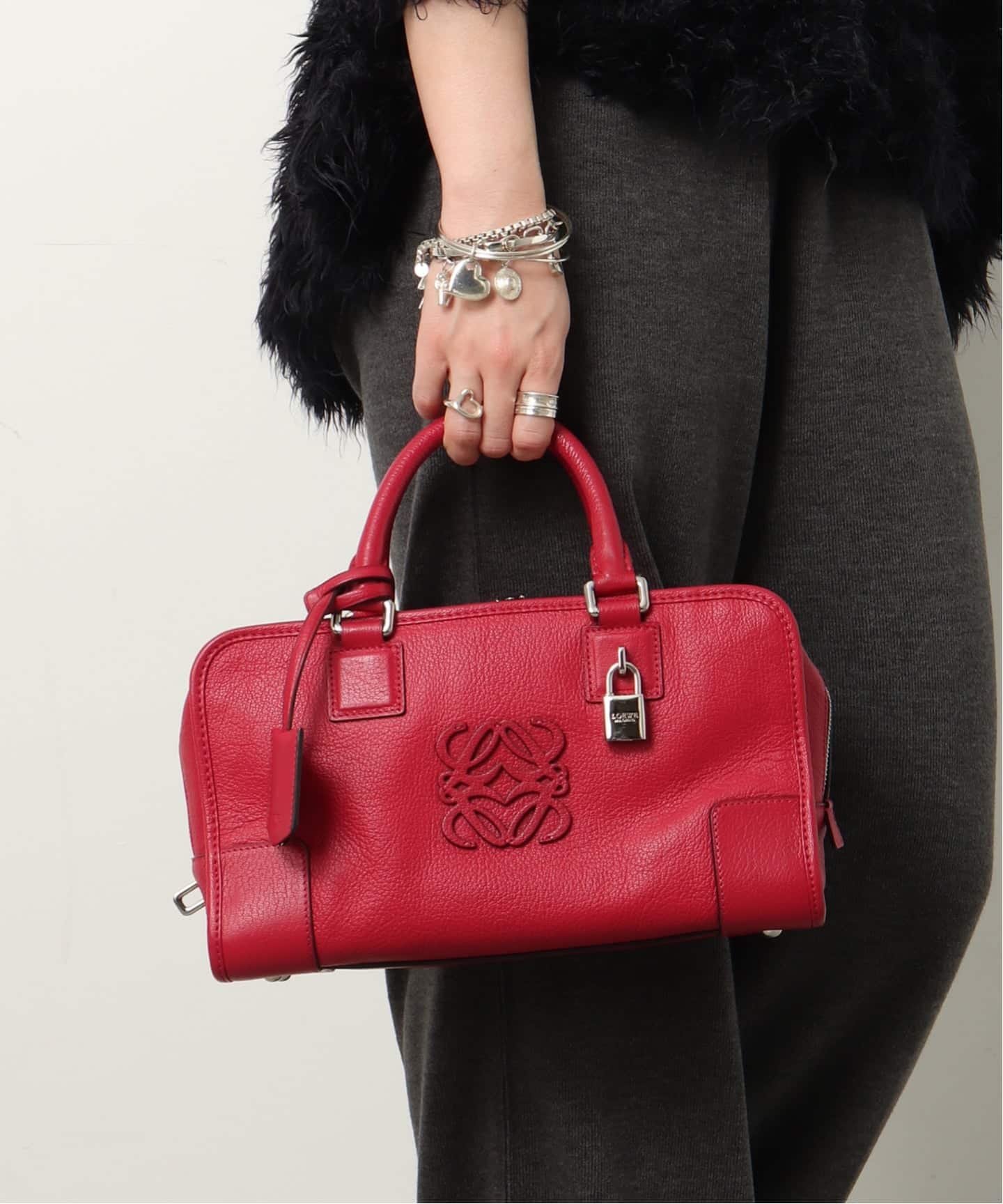 【LOEWE ロエベ】レアモデル 筒型Amazonaボストンバッグ LOEWE ロエベ】レアモデル 筒型Amazonaボストンバッグ