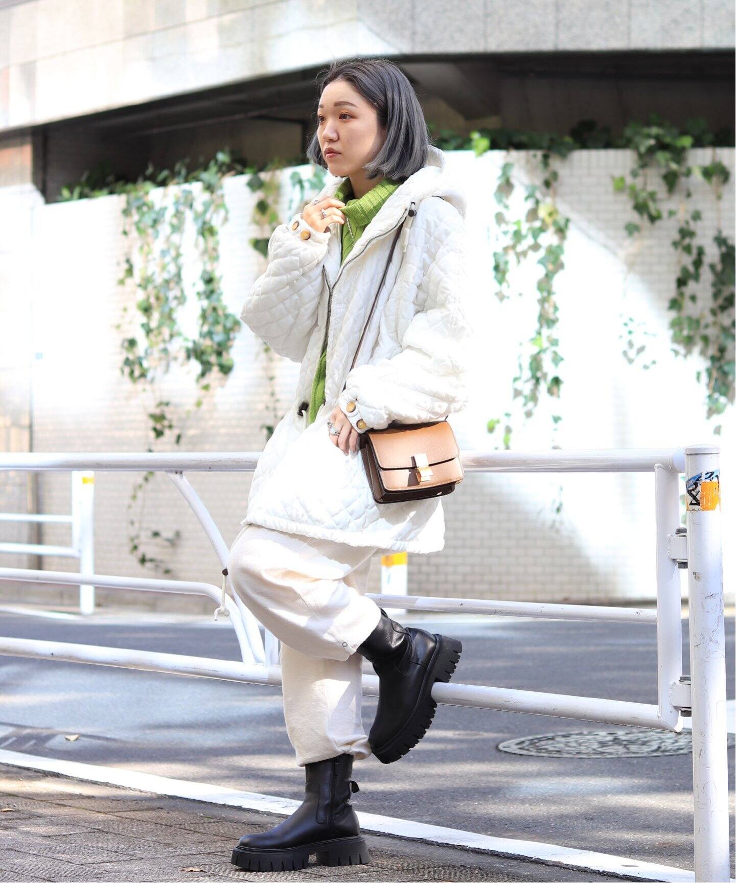 CELINE ショルダーバッグ ホワイト/ブラック CELINE ショルダーバッグ ホワイト/ブラックキルティング