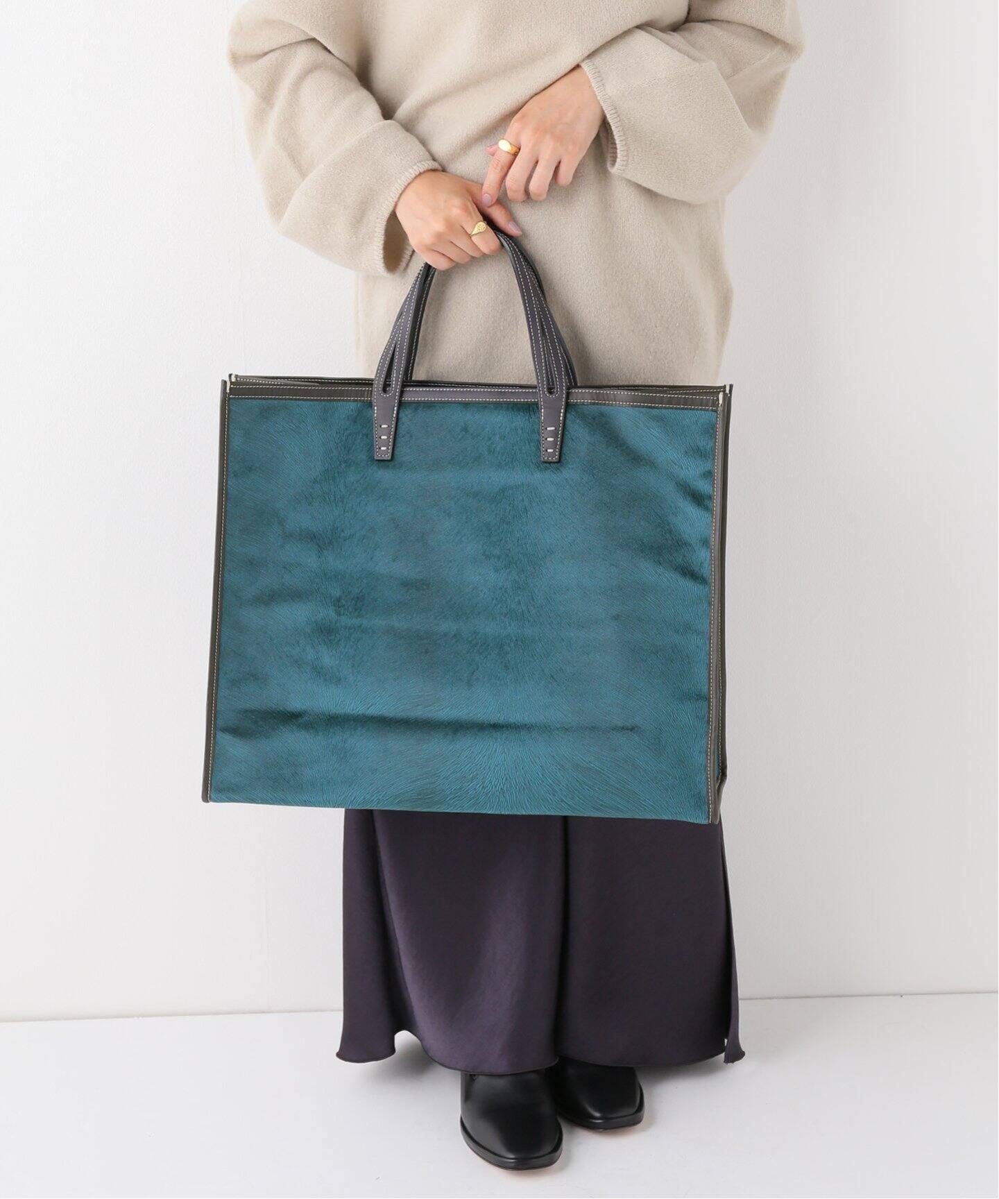 A VACATION/ア ヴァケーション】TANK ベルベットバッグ（ハンドバッグ  