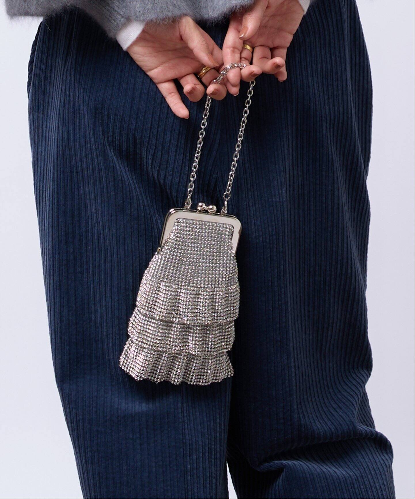 Whiting&Davis】Kyra Petite Ruffle Clutch バッグ（その他バッグ 