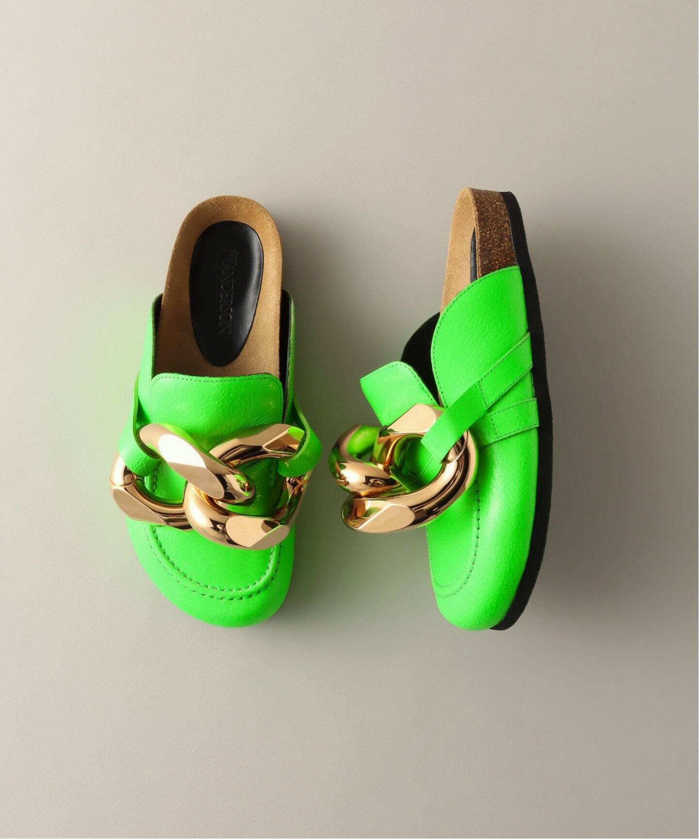 JW ANDERSON 定価135300円 荒々しく ゴールドチェーン レザーミュール