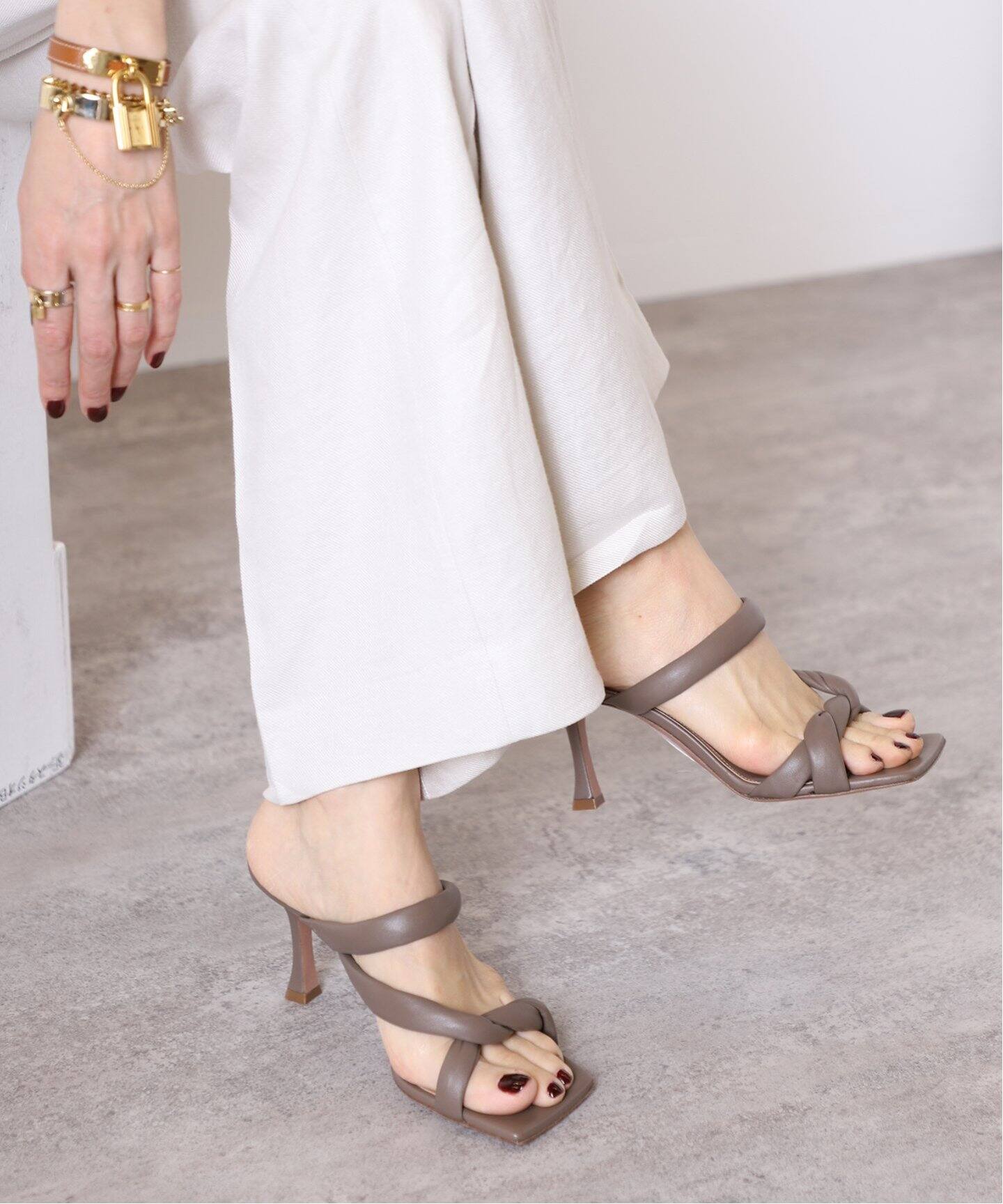 APSTUDIO 見当たら PELLICO ペリーコ 5cm チャンキーヒールサンダル 