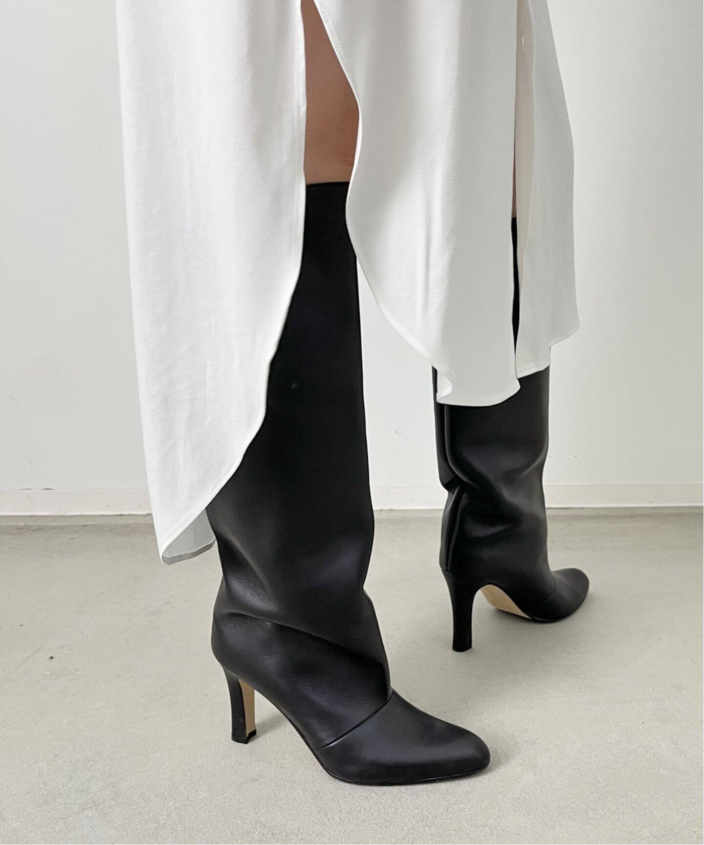 MANOLO BLAHNIK/マノロ ブラニク】 INSOPO 9cm HEEL BOOTS（ブーティ