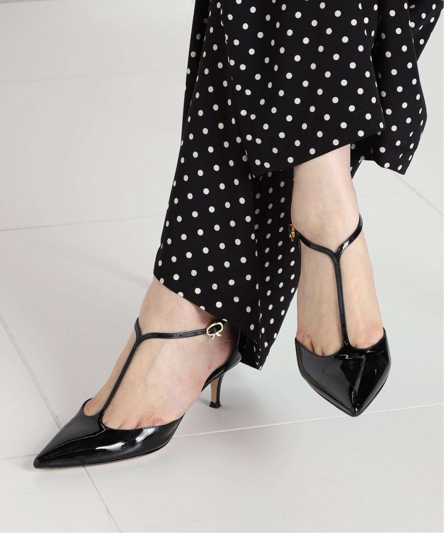 GIANVITO ROSSI/ジャンヴィト ロッシ】Ribbon T Bar VERNICE パンプス 