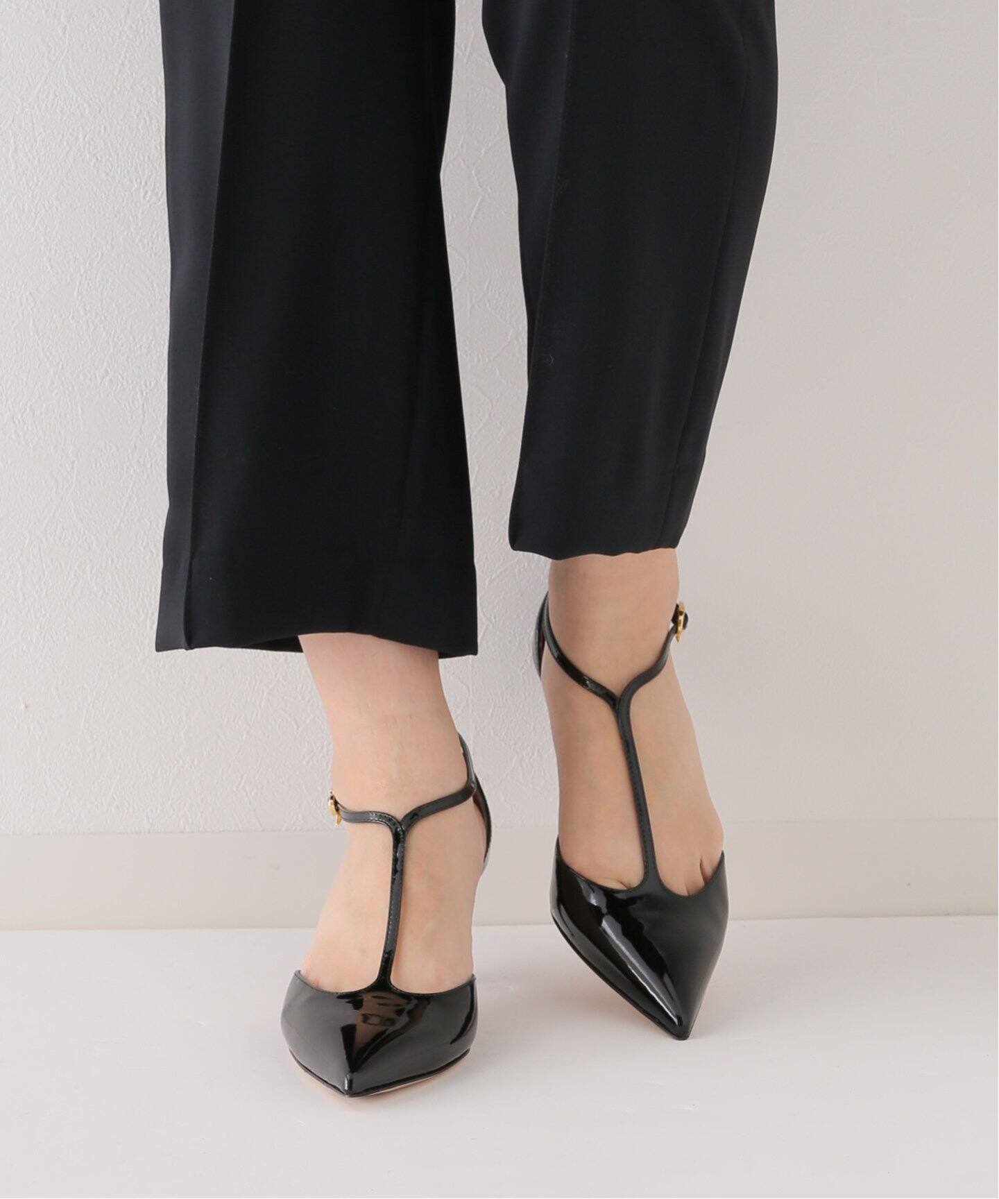 GIANVITO ROSSI/ジャンヴィト ロッシ】Ribbon T Bar VERNICE パンプス  