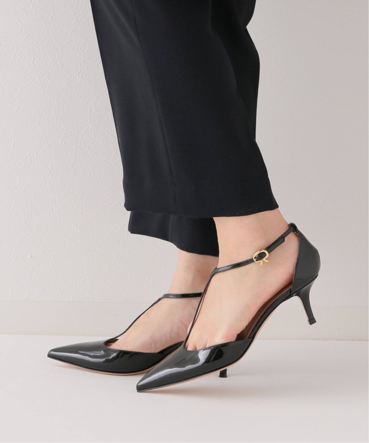 GIANVITO ROSSI/ジャンヴィト ロッシ】Ribbon T Bar VERNICE パンプス  