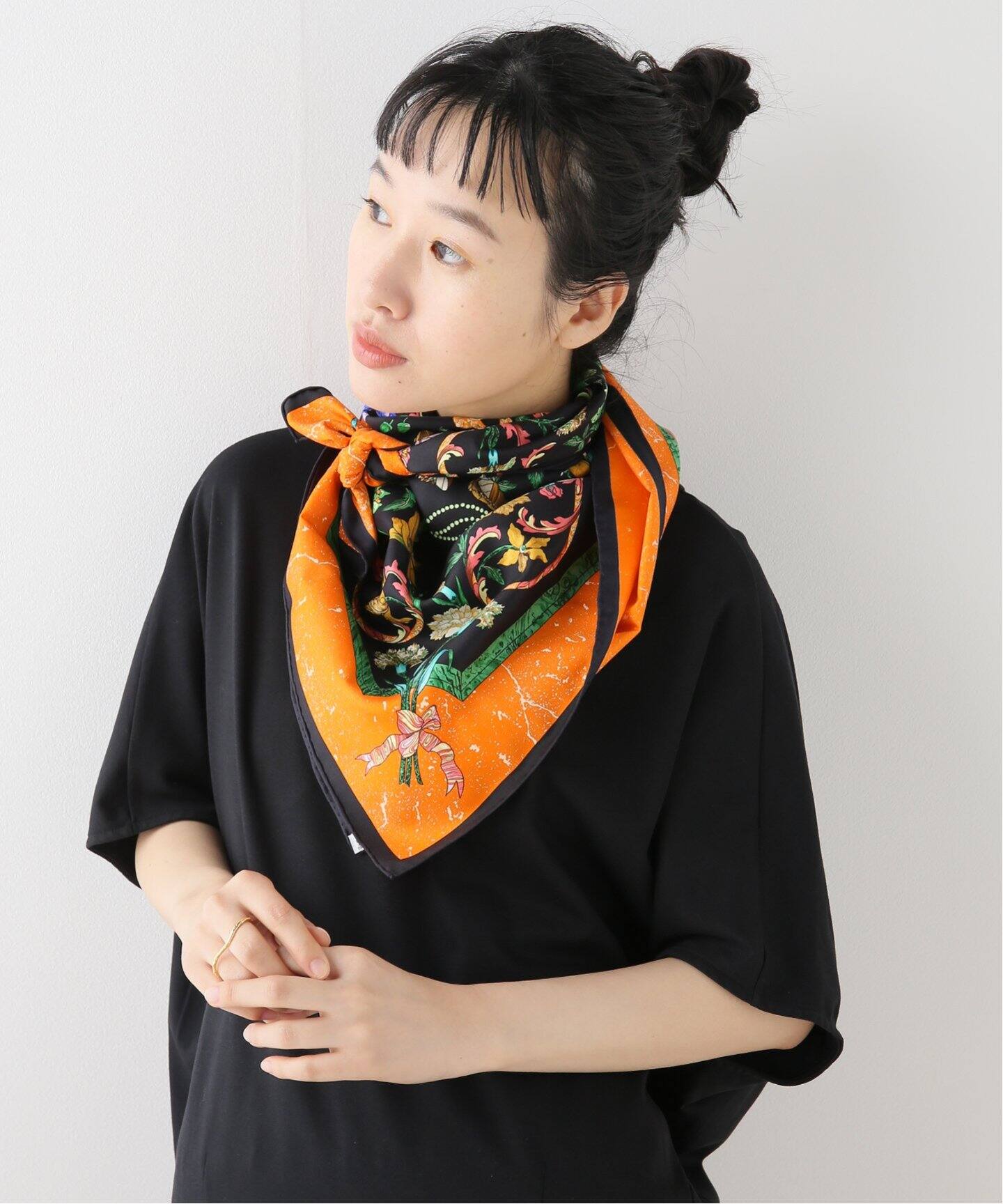 HERMES/エルメス】東洋の石と西洋の石細工 カレ90【スカーフ  