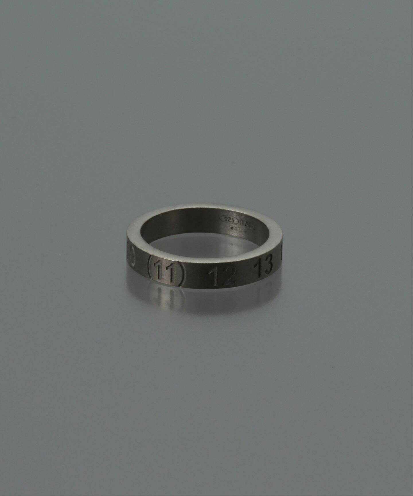 新品・未使用】MaisonMargiela 冷やさ CircleNumberロゴピアス