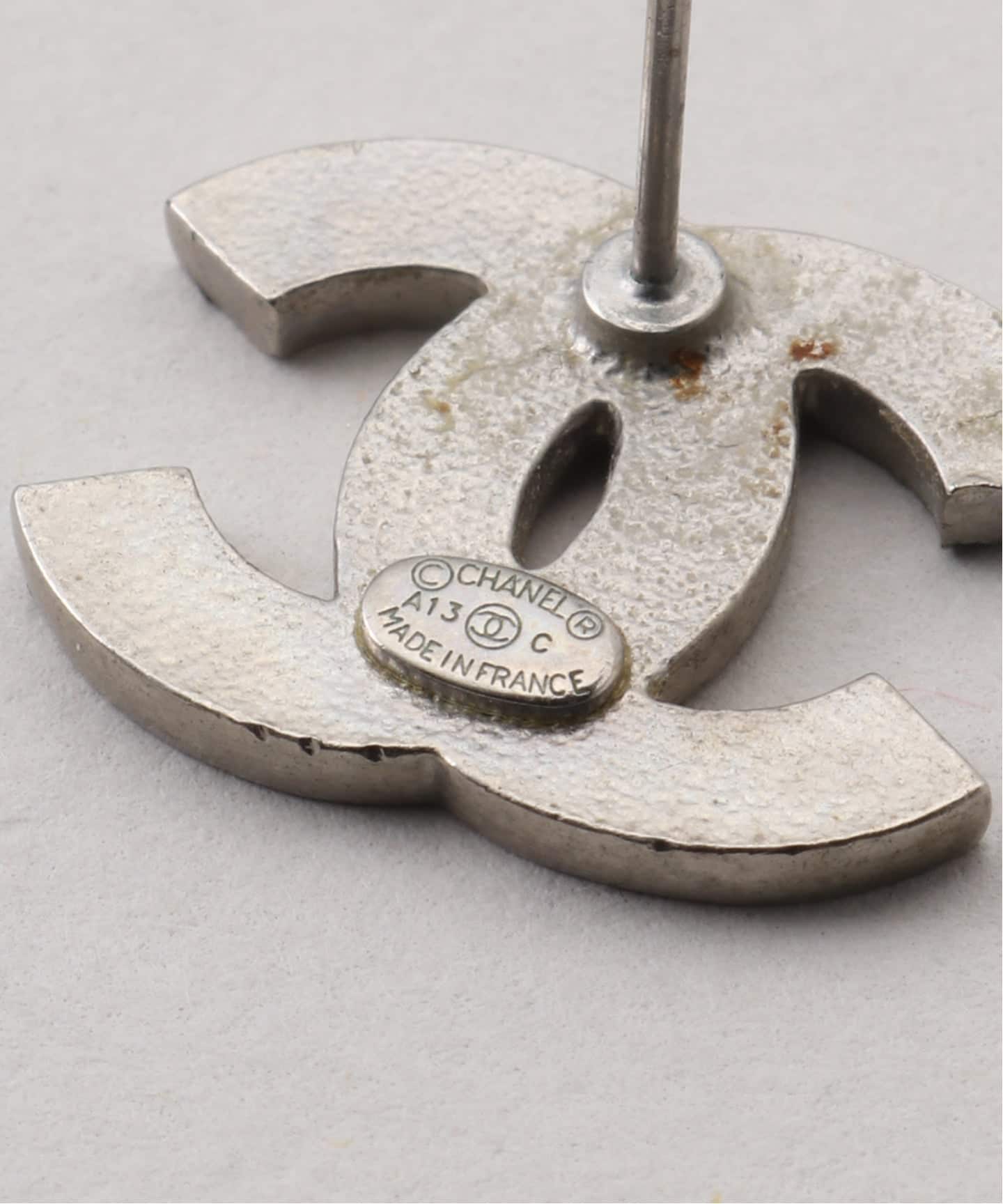 VINTAGE CHANEL/シャネル】 pierce logo(両耳)（ピアス（両耳用