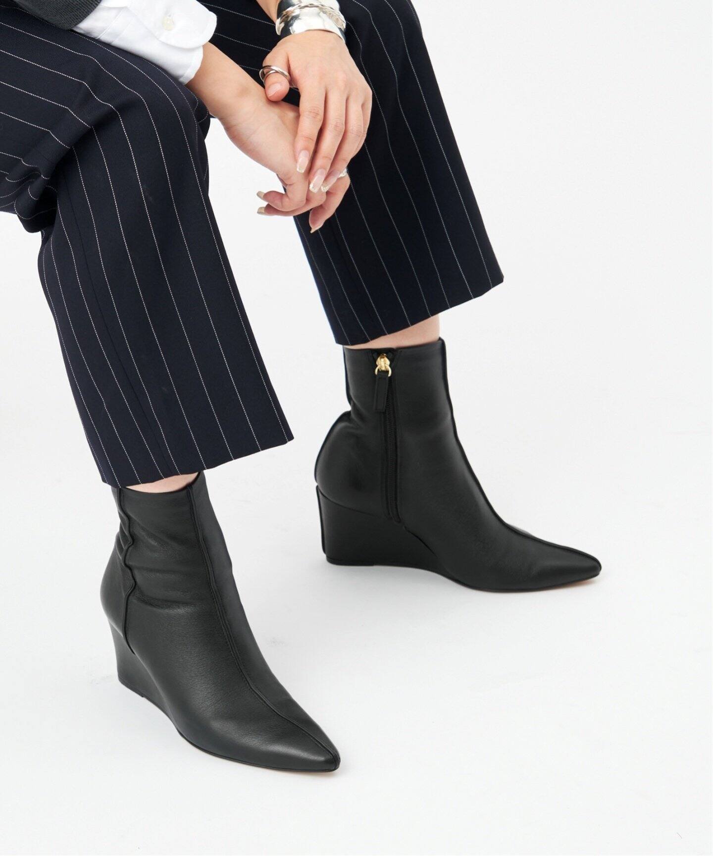 GRISE6.5cmレザーポインテッドウエッジショートブーツ（ブーティ  