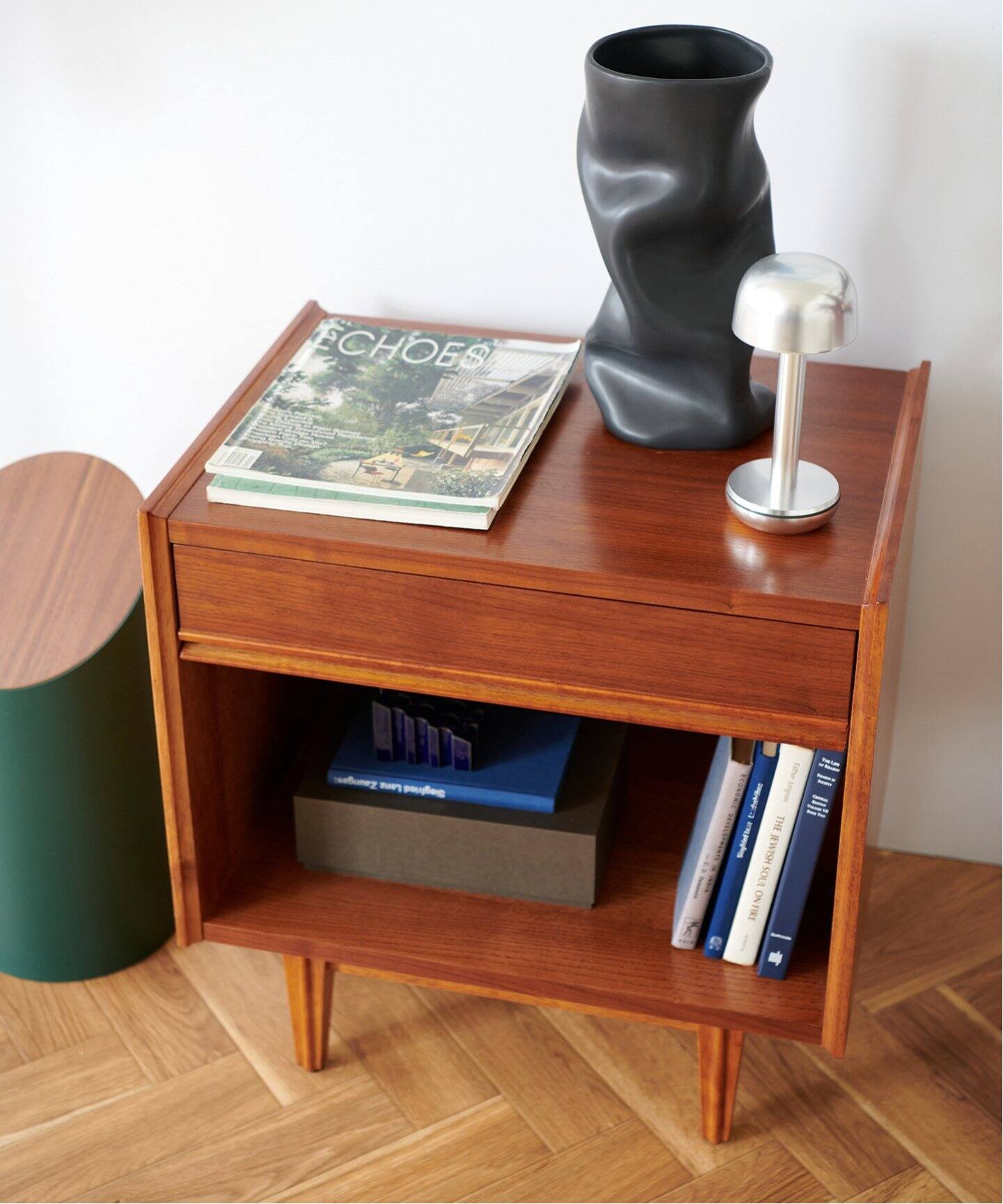 中型商品》TRESTLES NIGHT STAND トラッセルナイトスタンド（収納家具 