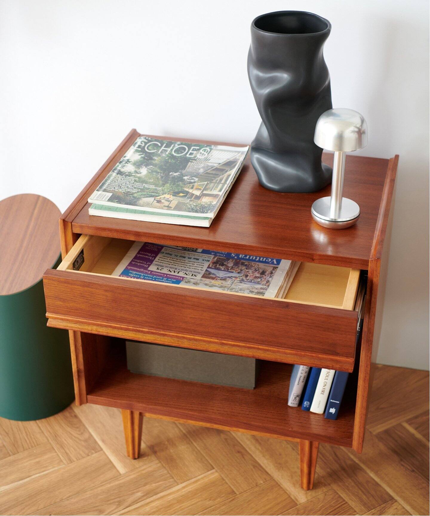 中型商品》TRESTLES NIGHT STAND トラッセルナイトスタンド（収納家具 