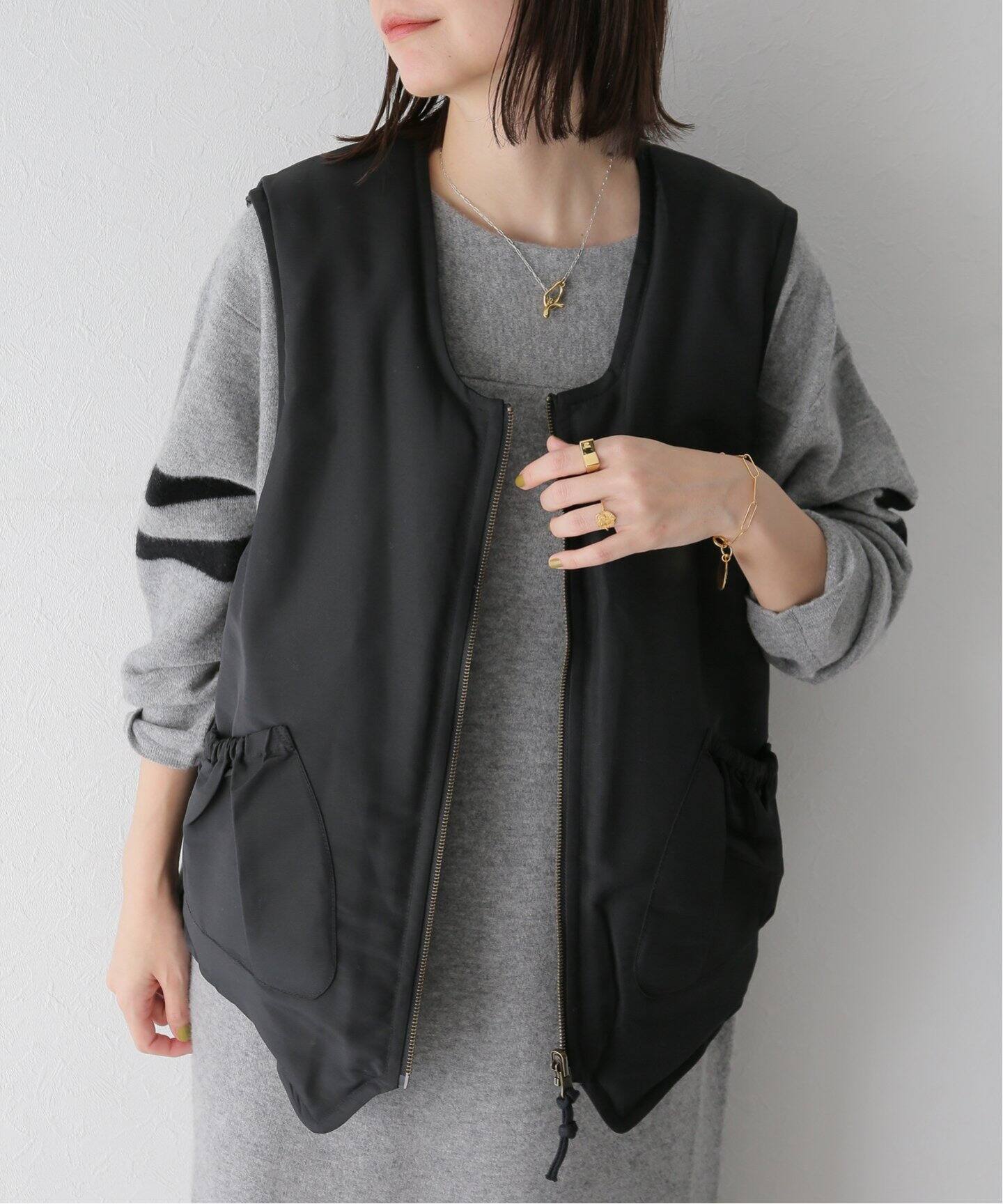 refomed / リフォメッド】REVERSIBLE SAND BAG DOWN VEST（ベスト 