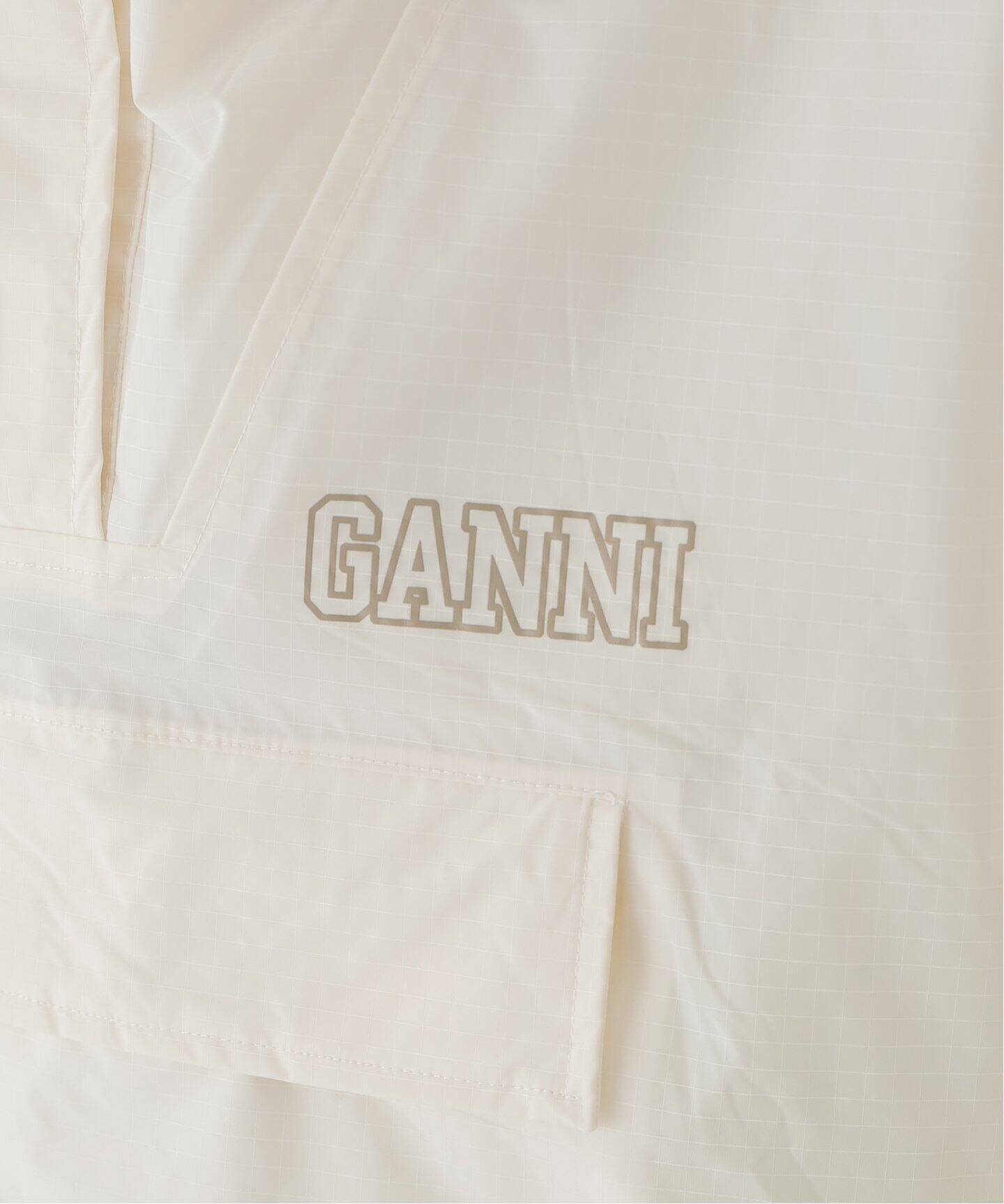 GANNI ロゴ ホワイトフード付きパーカー GANNI ロゴ ホワイトフード付きパーカー
