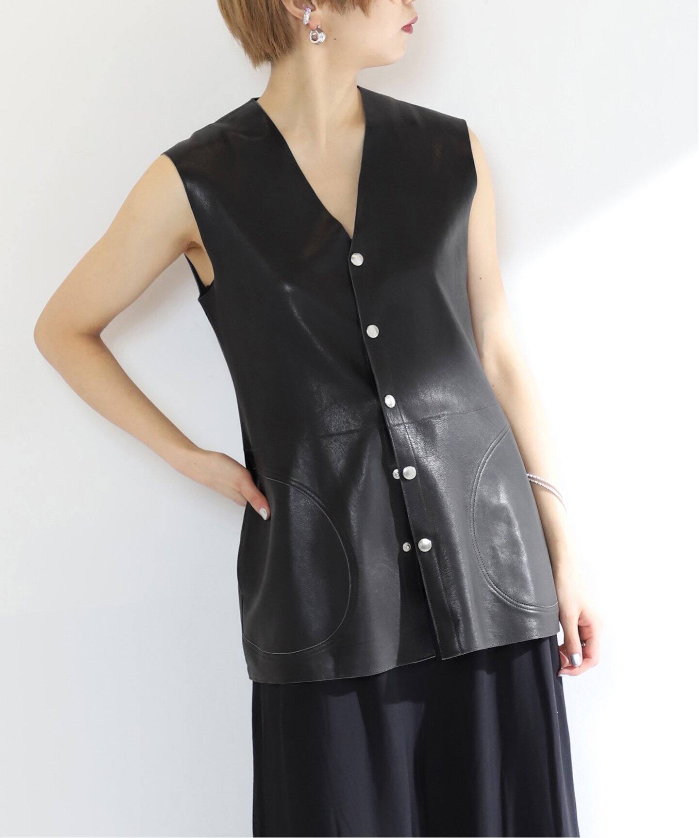 INSCRIRE/アンスクリア】Seep Leather Gilet（ジレ）｜VERMEIL par 