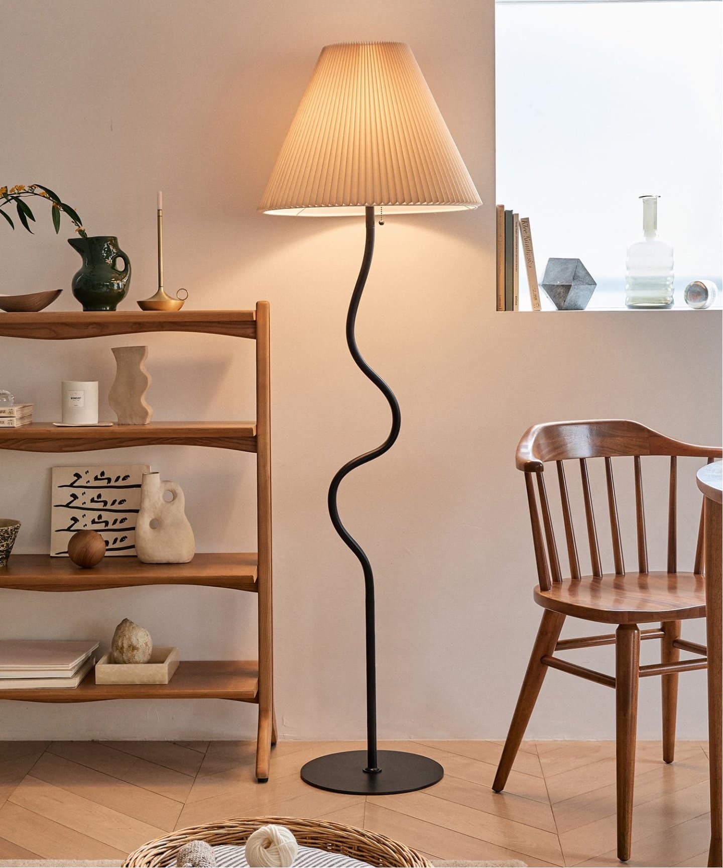 ジャーナルスタンダードファニチャー　WAVY FLOOR LAMP WAVY FLOOR LAMP ウェービー フロアランプ（照明）｜JOURNAL
