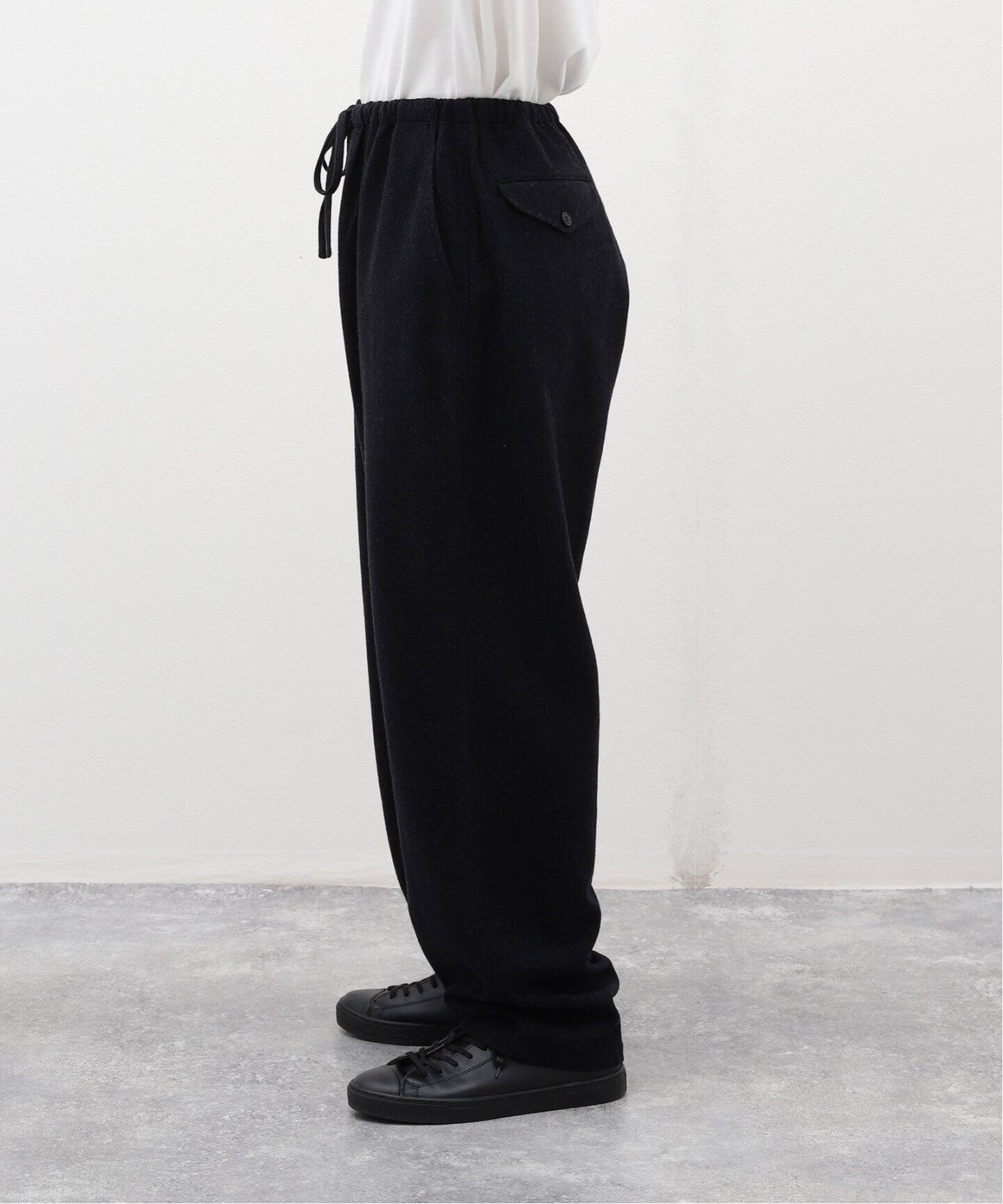 COMOLI / コモリ】リファインウール ドローストリングパンツ  