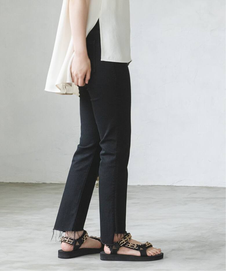 MOTHER】INSIDER CROP STEP FRAY(ブラック)（デニムパンツ・ジーンズ  