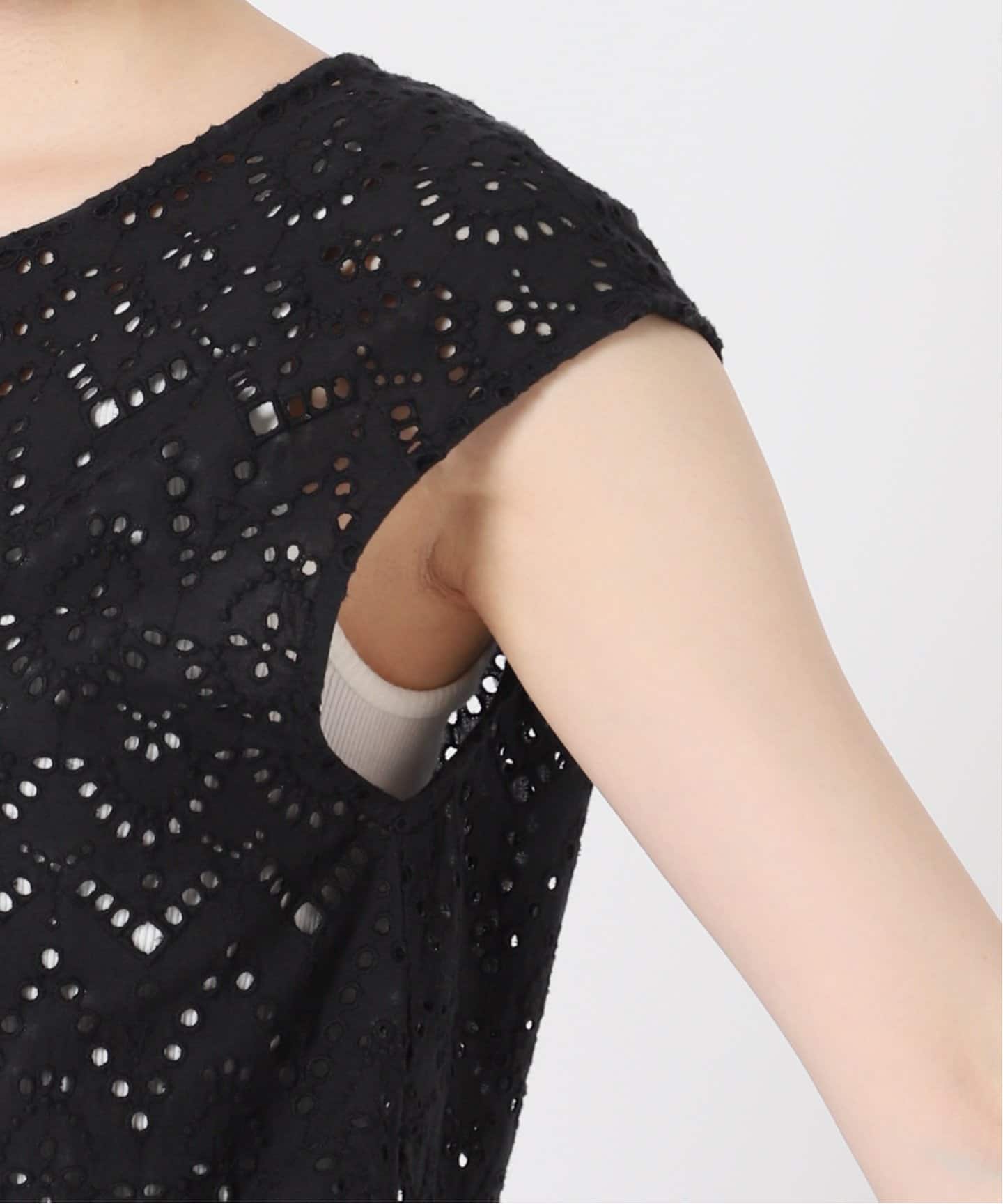 コットンカットワーク刺繍オールインワン（つなぎ／オールインワン