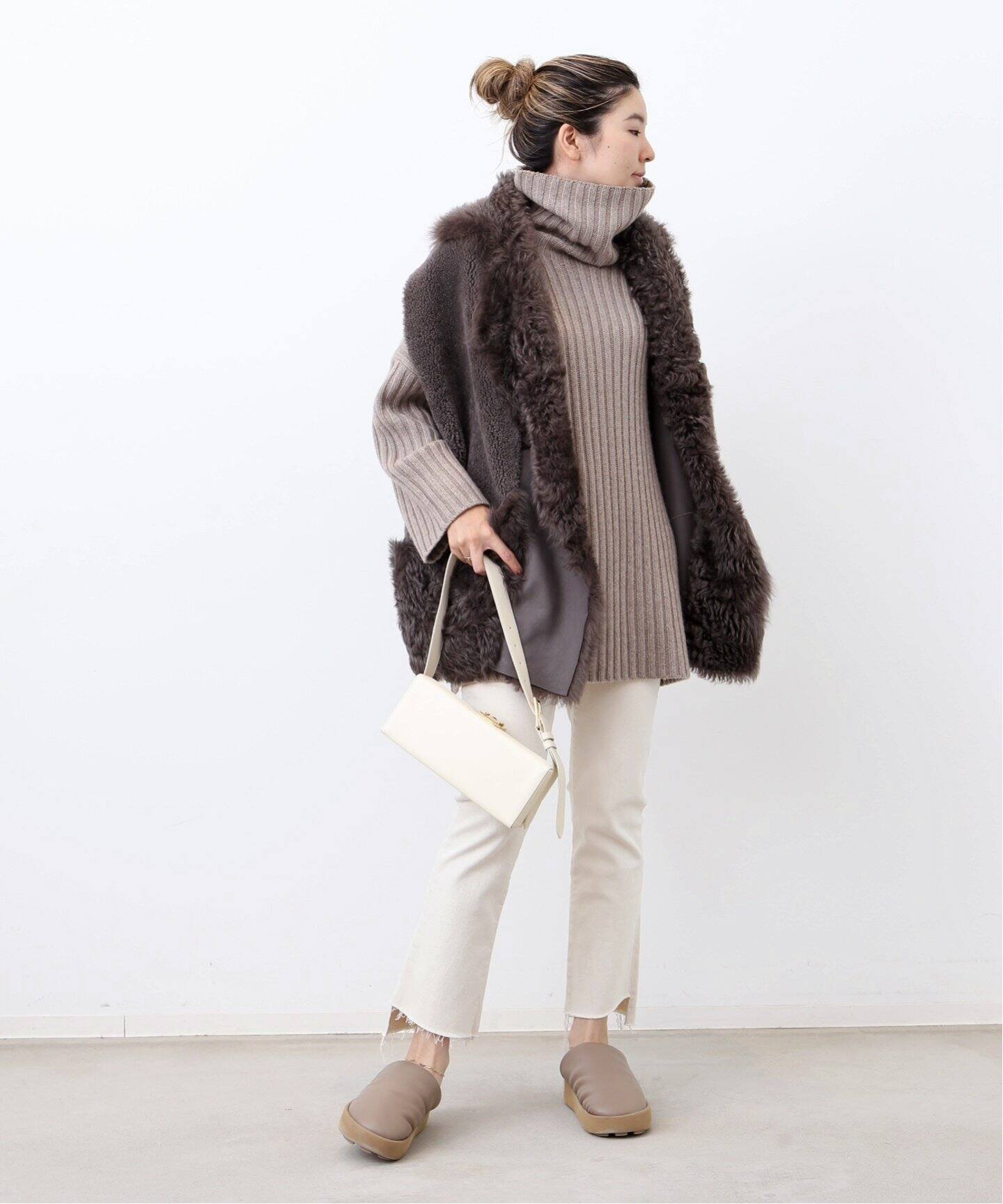 MOTHER/マザー】 THE INSIDER CROP STEP FRAY（デニムパンツ・ジーンズ  