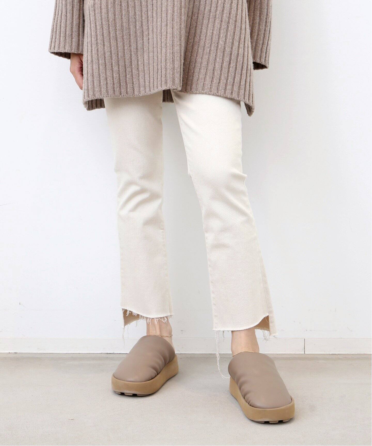 MOTHER/マザー】 THE INSIDER CROP STEP FRAY（デニムパンツ・ジーンズ  