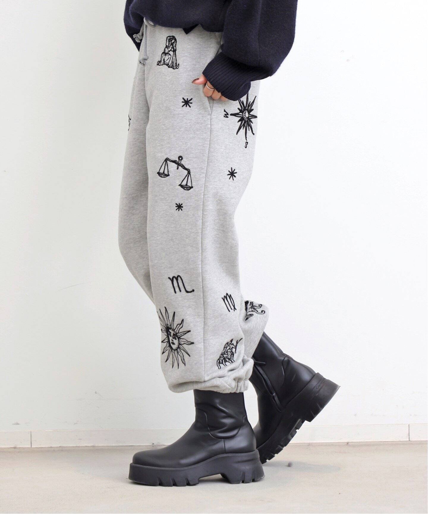 ALANUI/アラヌイ】 HOROSCOPE FLEECE SWEATPANTS（スウェットパンツ 